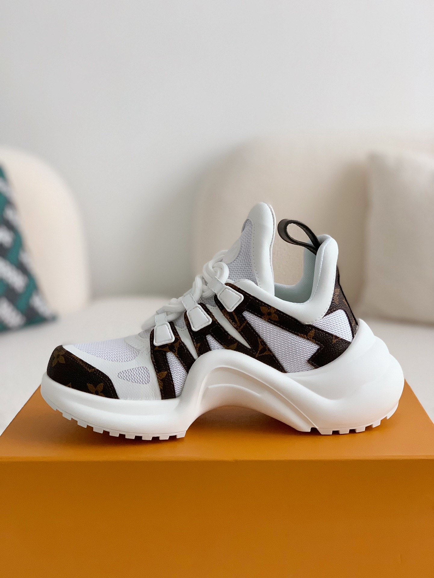 「#282」Louis Vuitton Archlight Sneaker - Image 4