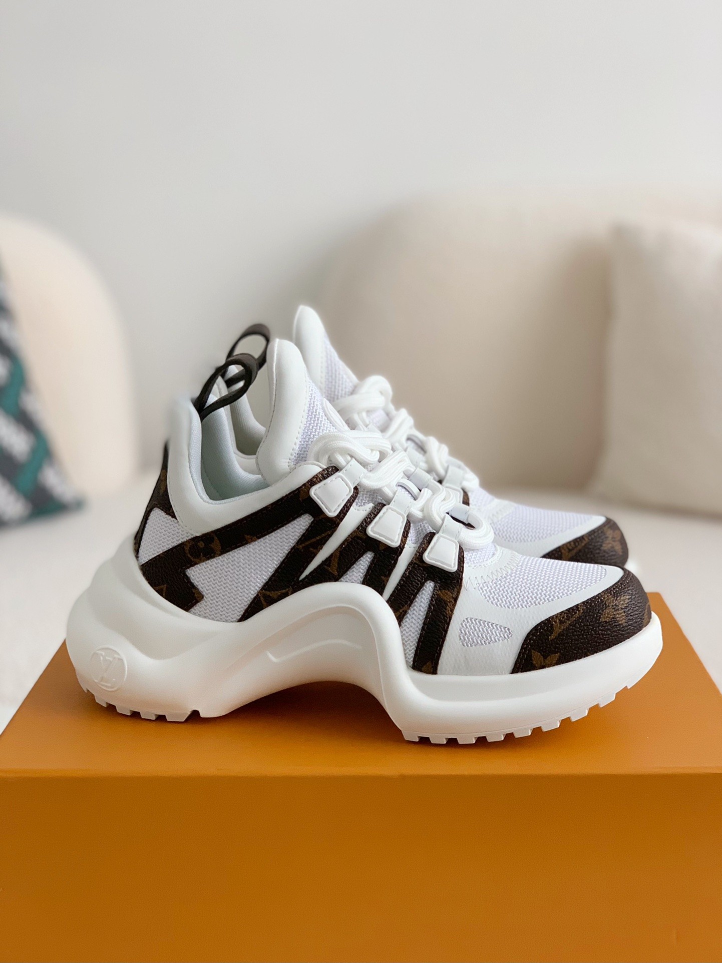 「#282」Louis Vuitton Archlight Sneaker - Image 2