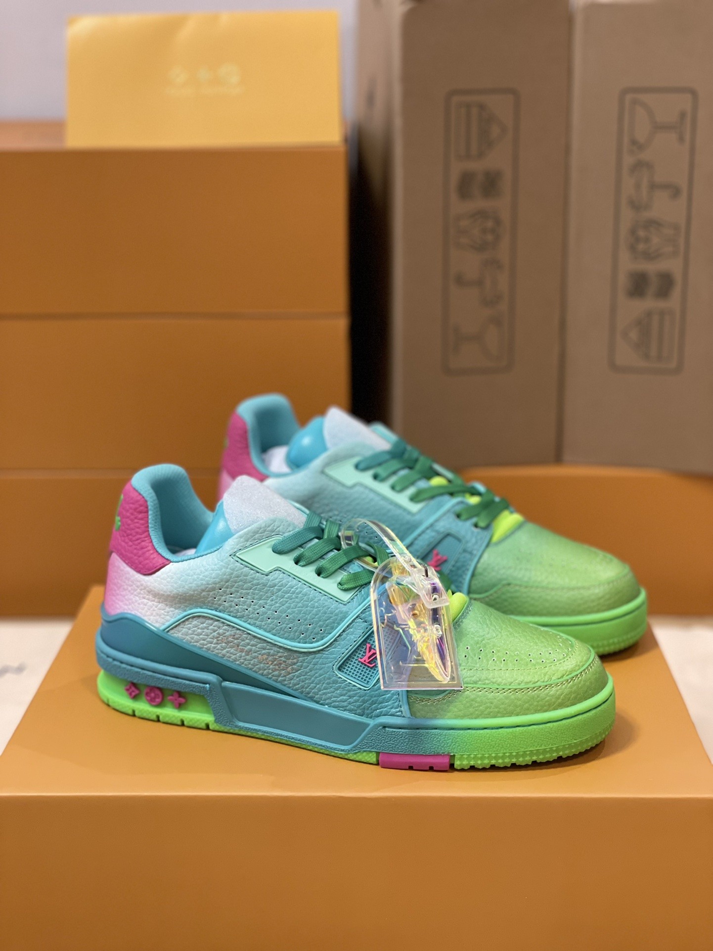 「#196」LOUIS VUITTON TRAINER VLO211 Sneakers - Image 2