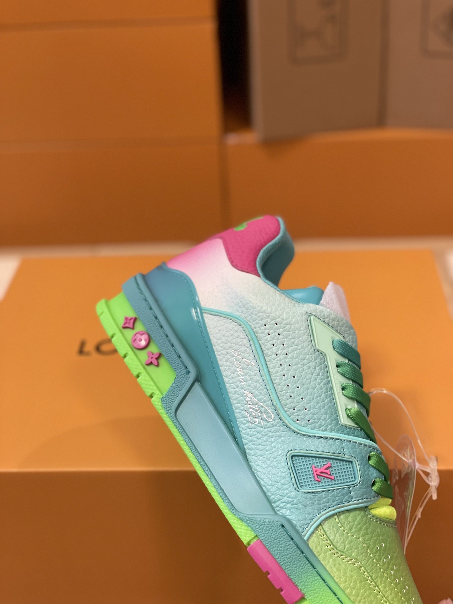 「#196」LOUIS VUITTON TRAINER VLO211 Sneakers - Image 3
