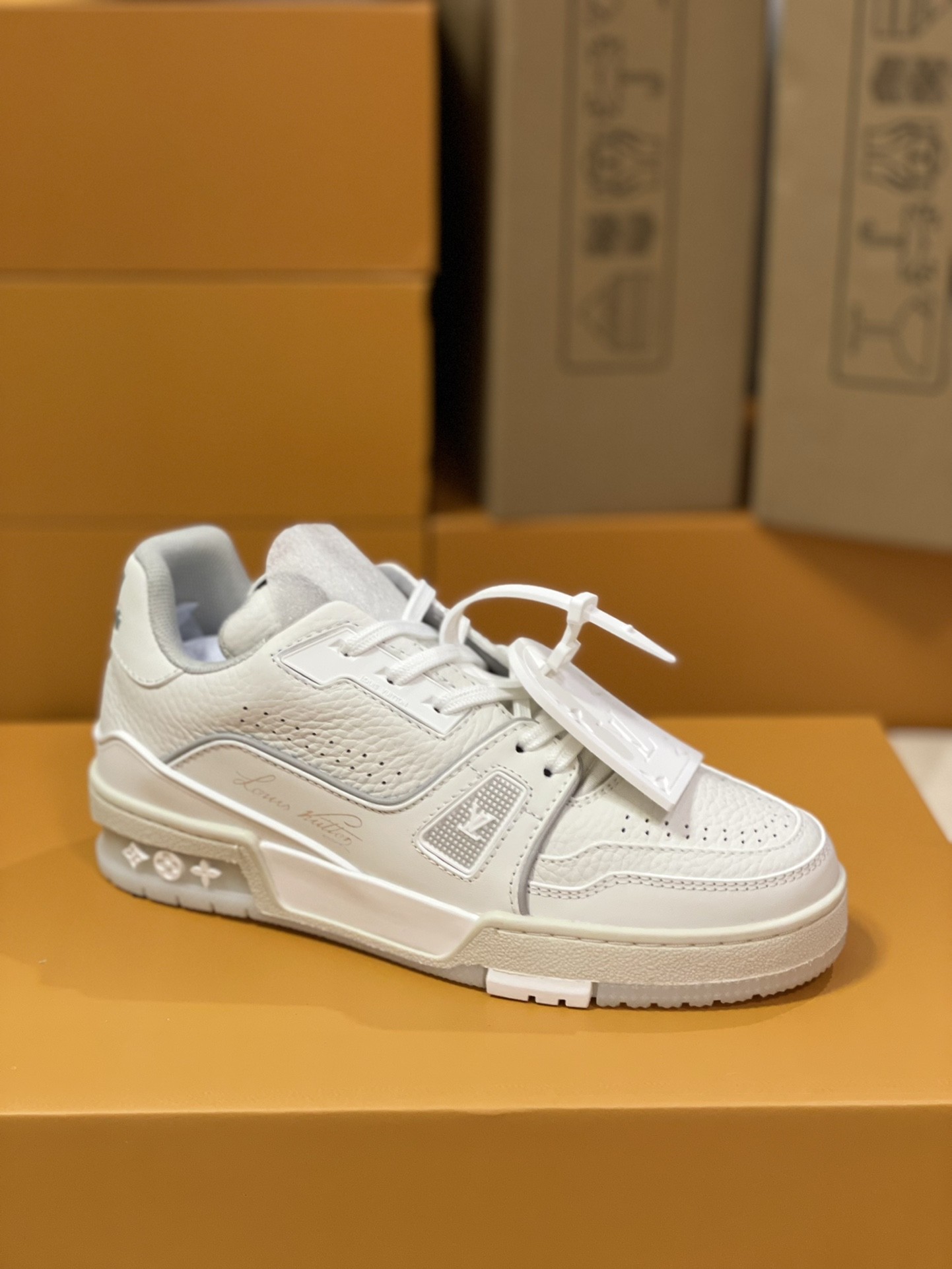 「#204」LOUIS VUITTON TRAINER Sneaker - Image 3