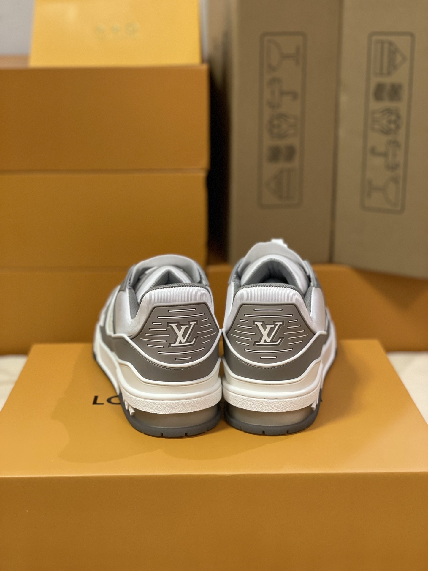 「#208」LOUIS VUITTON TRAINER 1A8KB8 Sneaker - Image 5