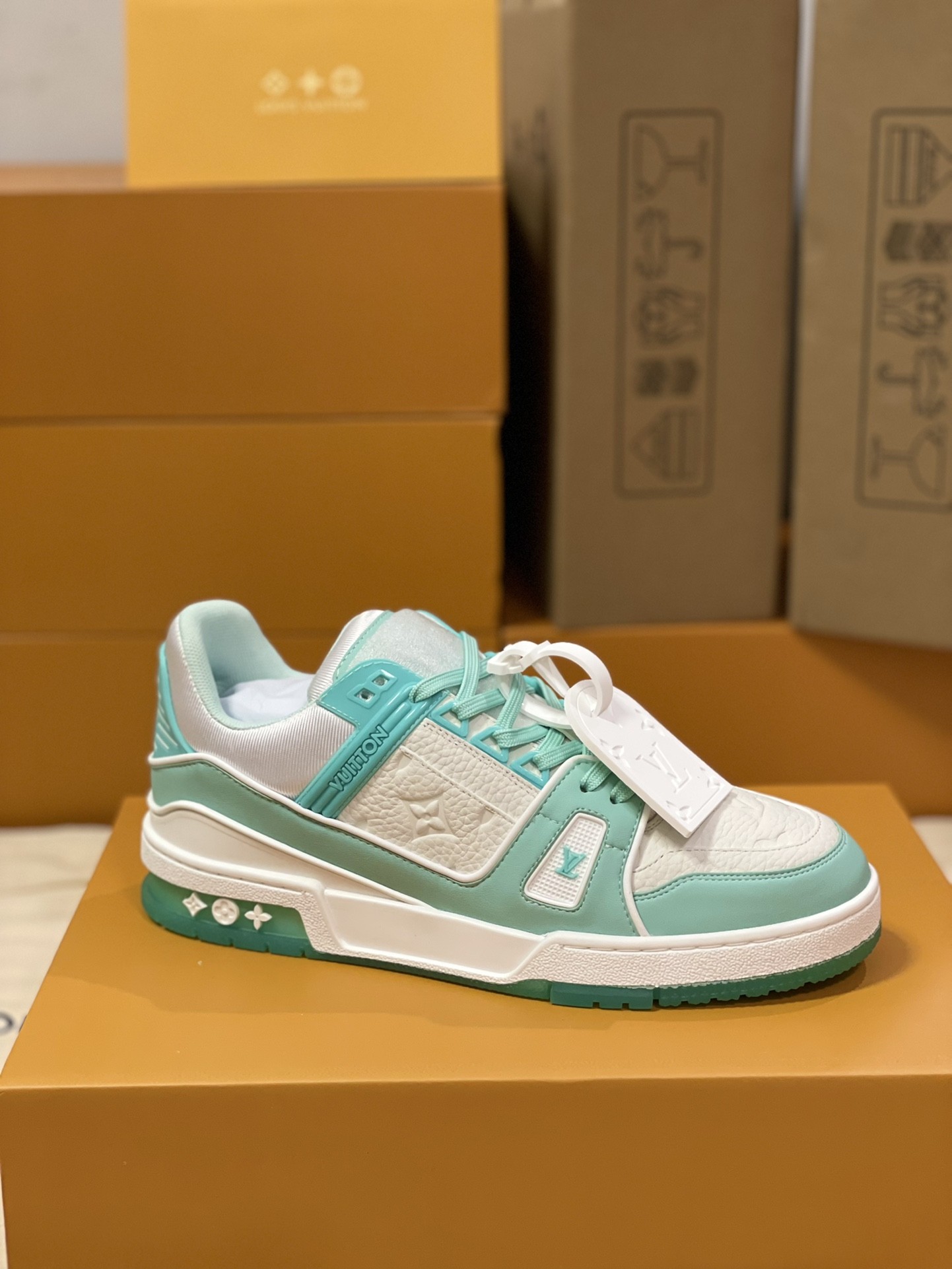「#209」LOUIS VUITTON TRAINER 1A8KB8 Sneaker - Image 3