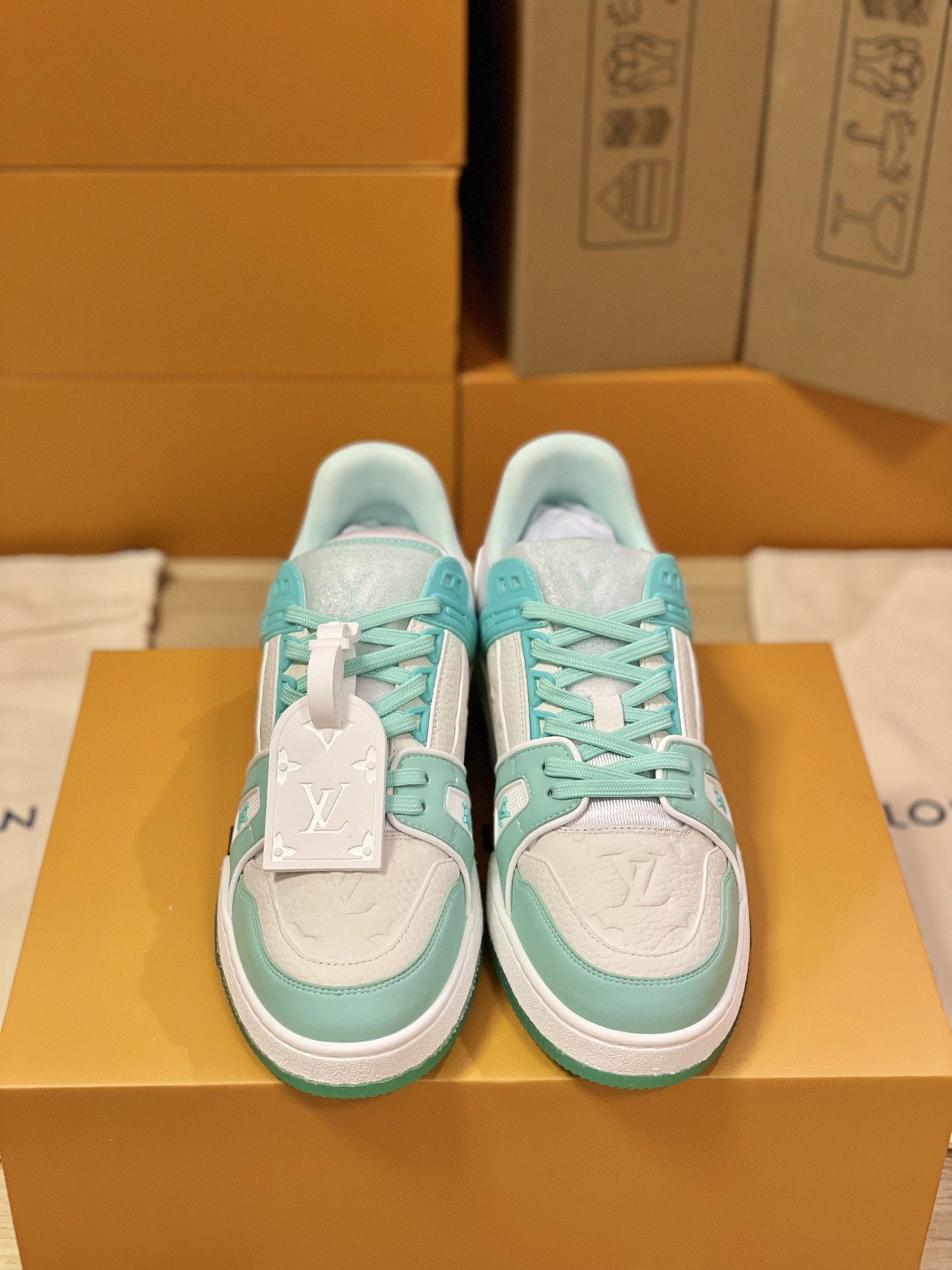 「#209」LOUIS VUITTON TRAINER 1A8KB8 Sneaker - Image 5