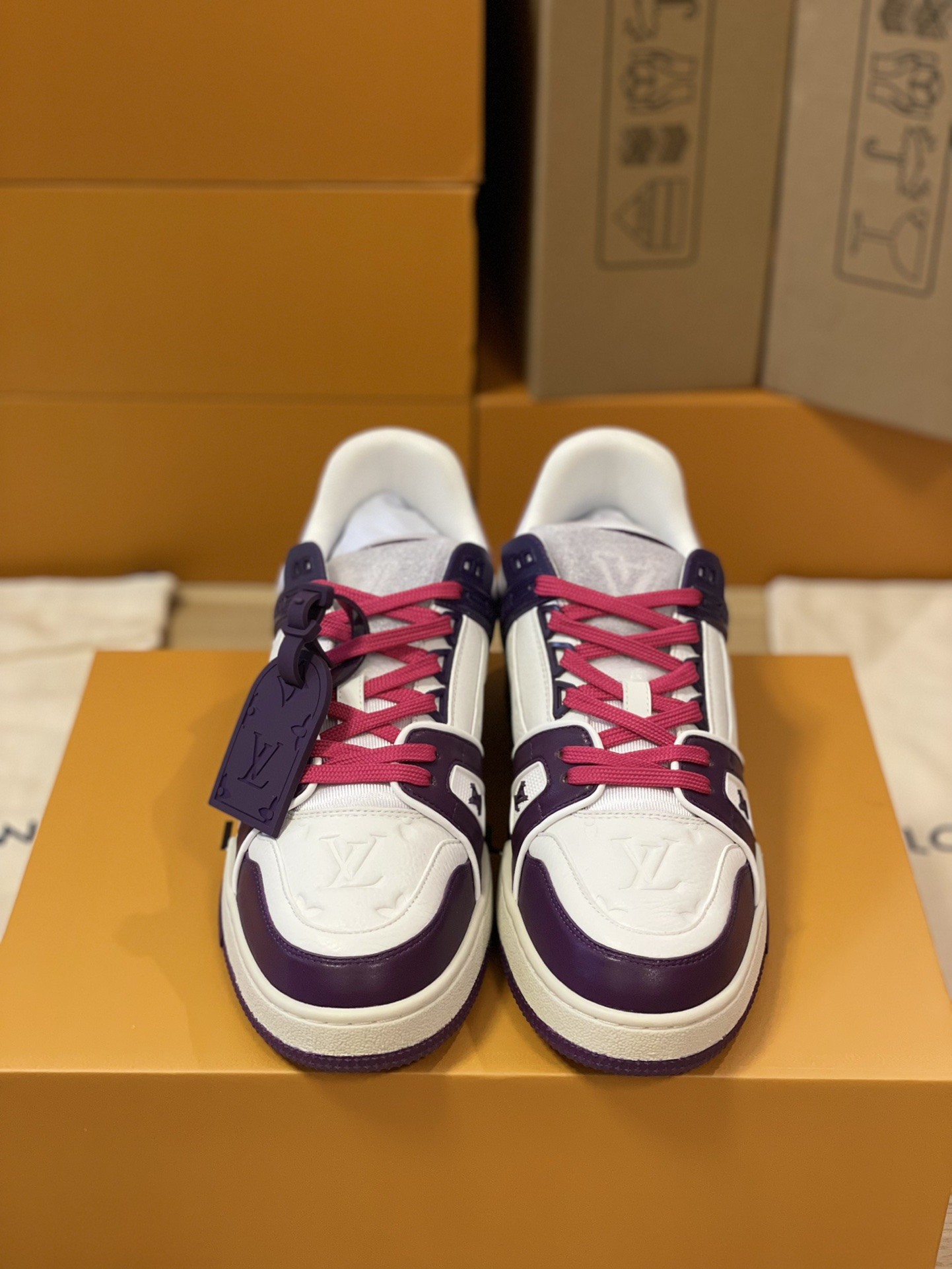 「#215」LOUIS VUITTON TRAINER 1A5Q1C Sneaker - Image 4