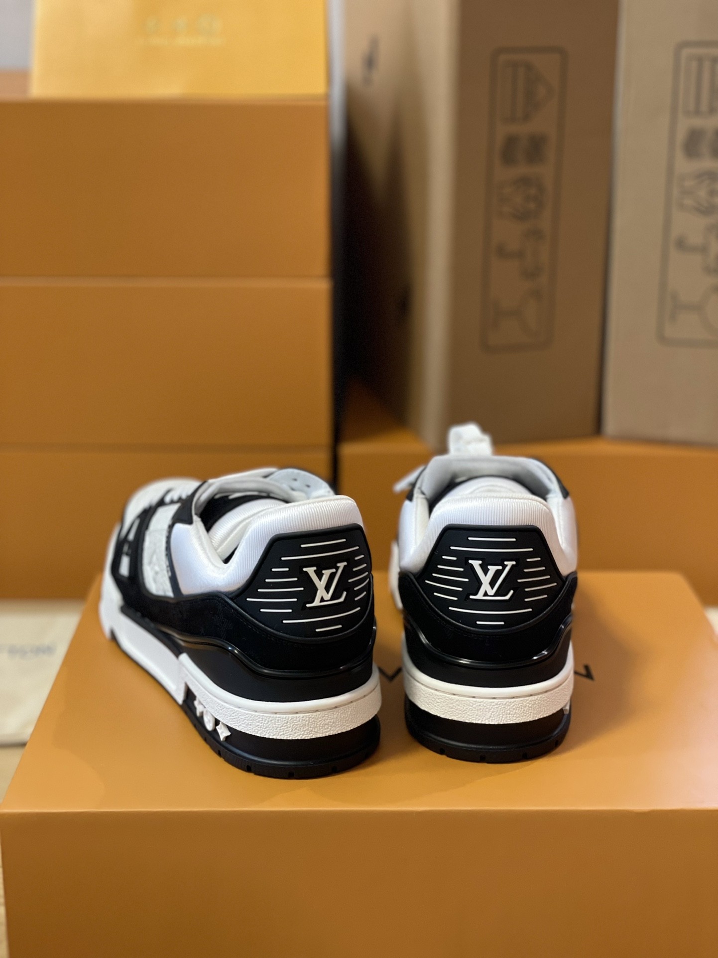 「#218」LOUIS VUITTON TRAINER 1A8FN8 Sneaker - Image 5