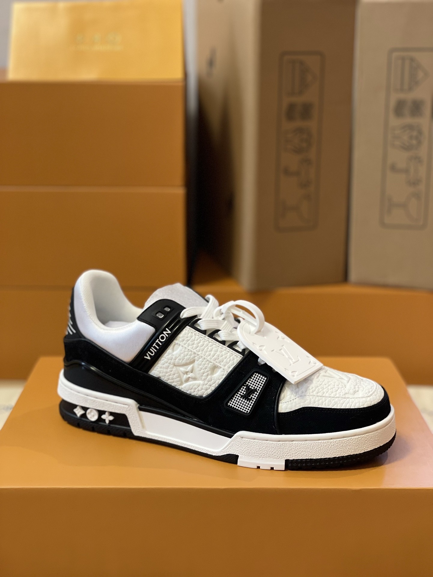 「#218」LOUIS VUITTON TRAINER 1A8FN8 Sneaker - Image 3