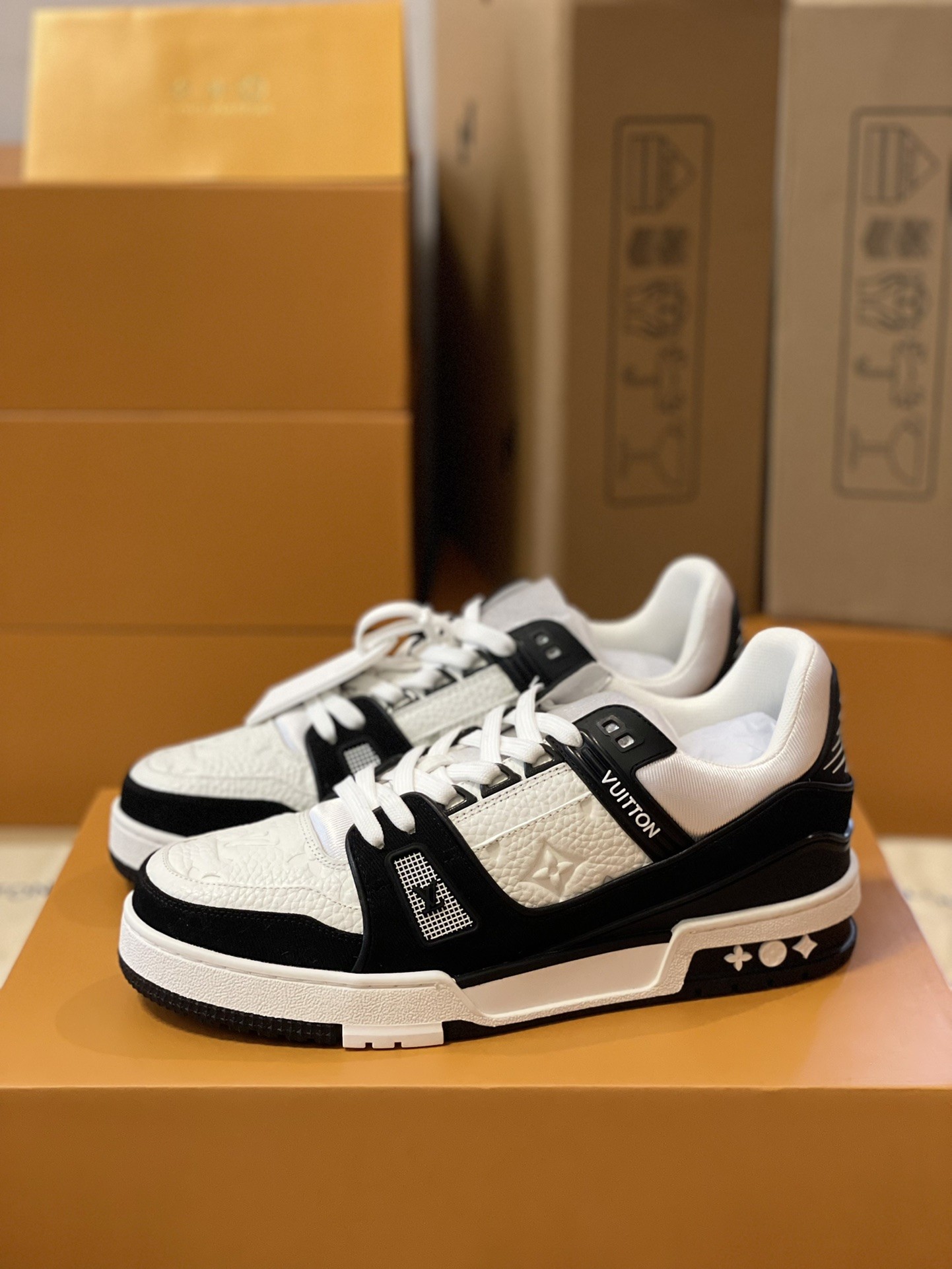 「#218」LOUIS VUITTON TRAINER 1A8FN8 Sneaker