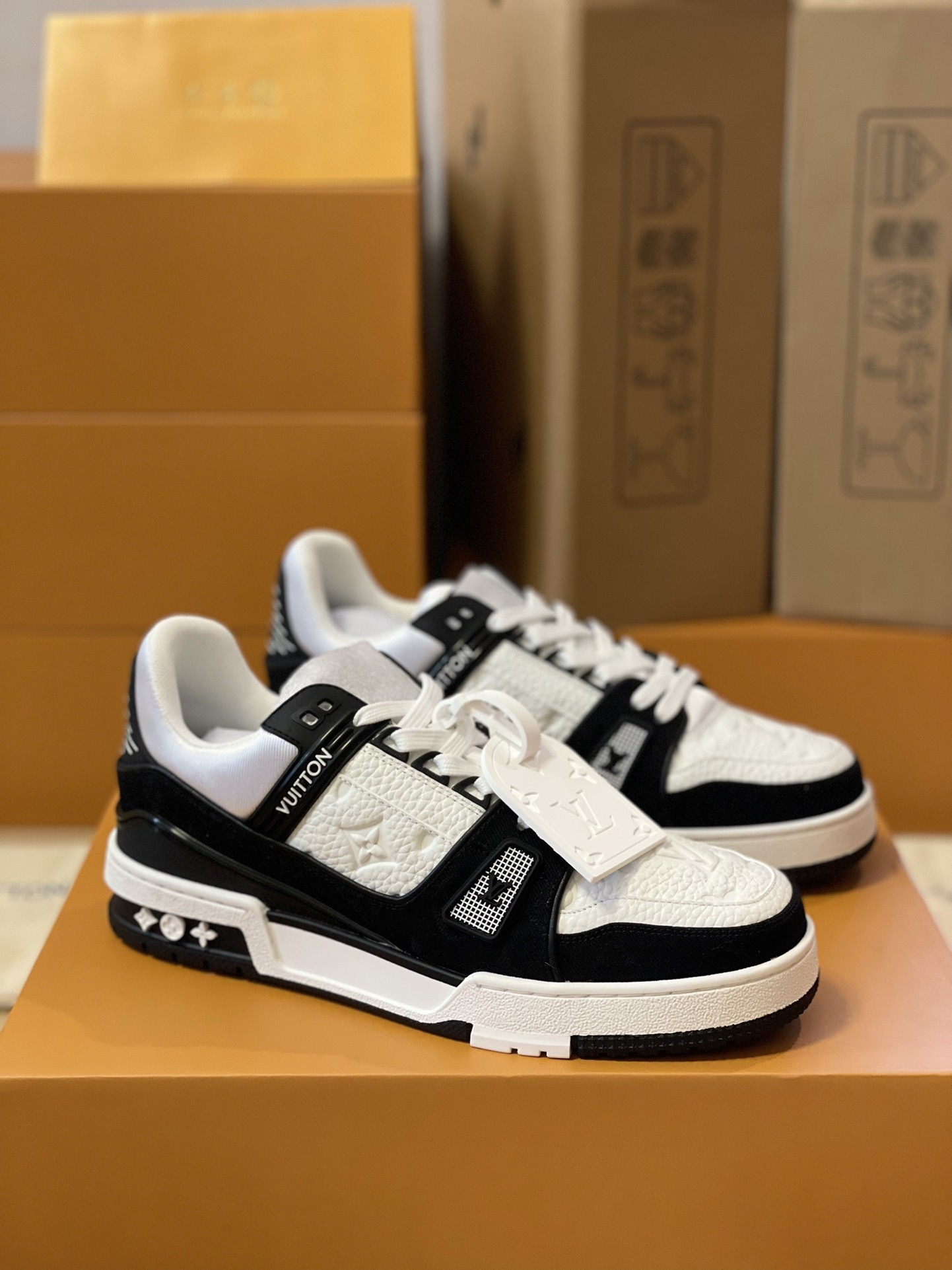 「#218」LOUIS VUITTON TRAINER 1A8FN8 Sneaker - Image 2