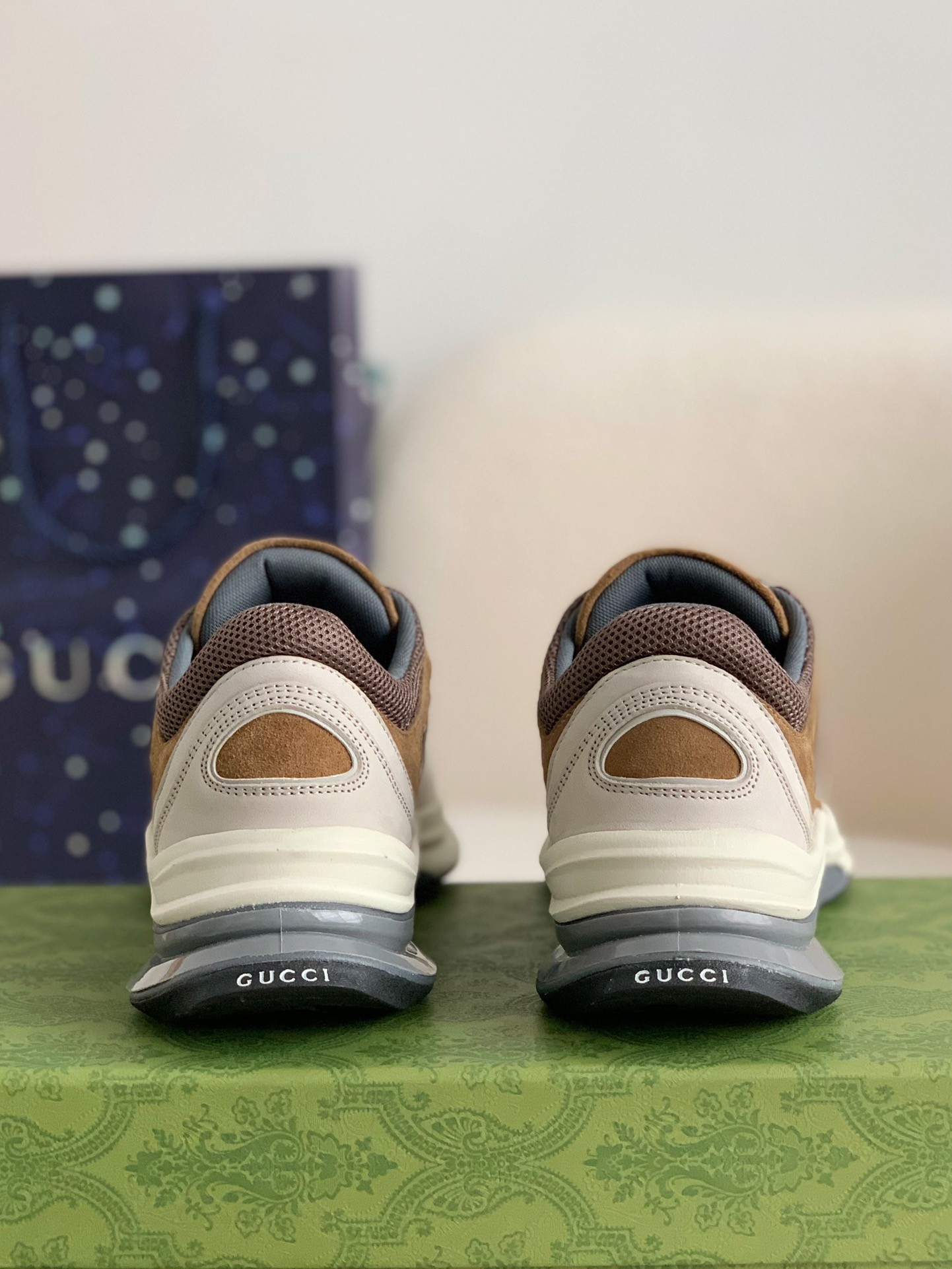 「#357」Gucci Run Series Sneakers - Image 4