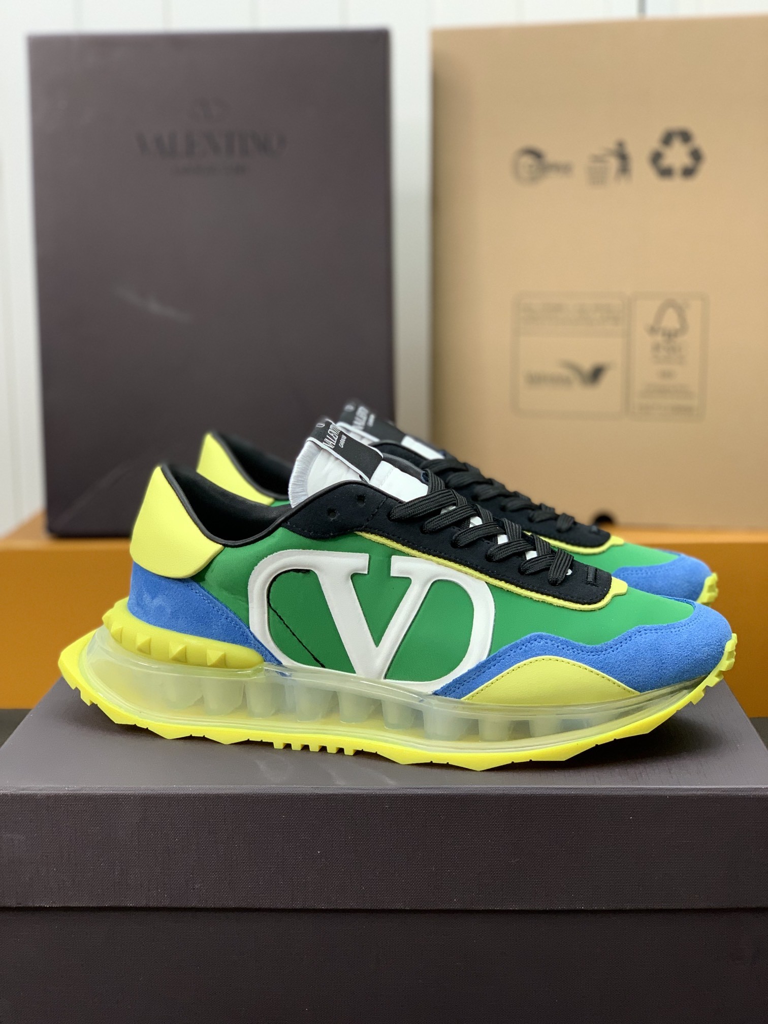 「#319」Valentino sneaker - Image 2