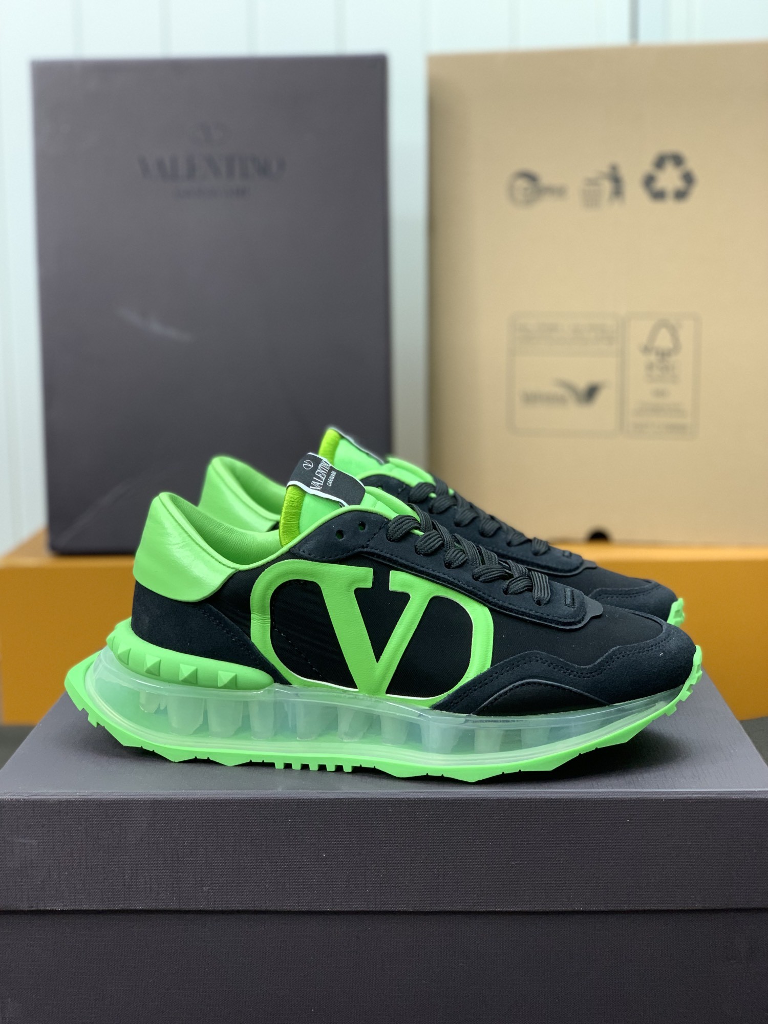 「#320」Valentino sneaker - Image 2