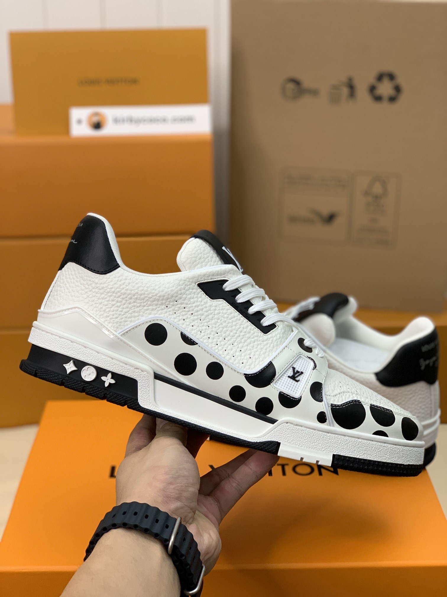 「#323」LOUIS VUITTON TRAINER Sneakers - Image 3