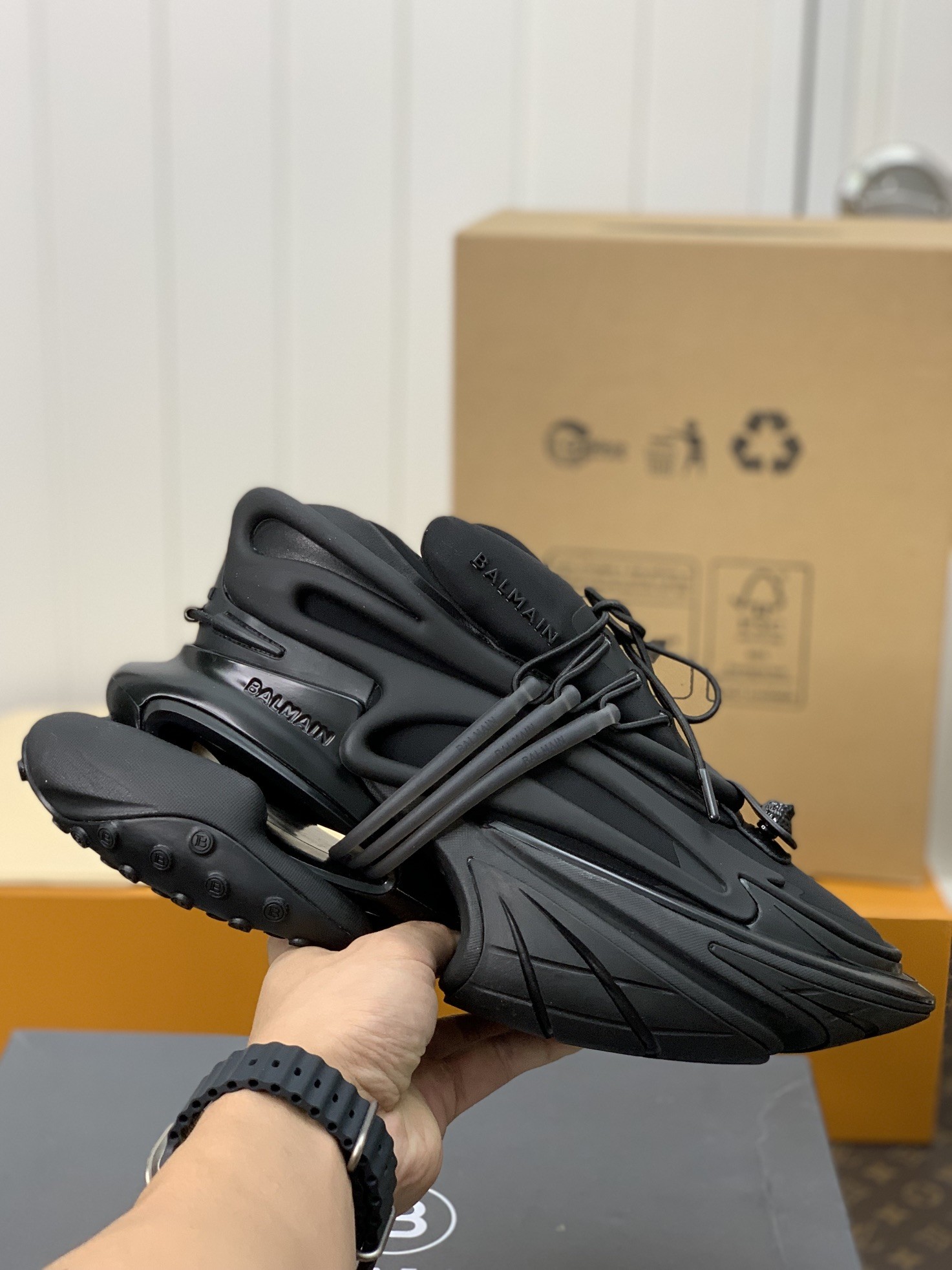 「#299」BALMAIN sneakers - Image 3