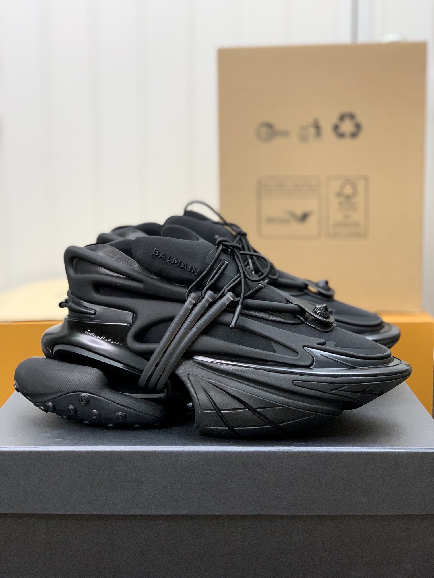 「#299」BALMAIN sneakers - Image 2