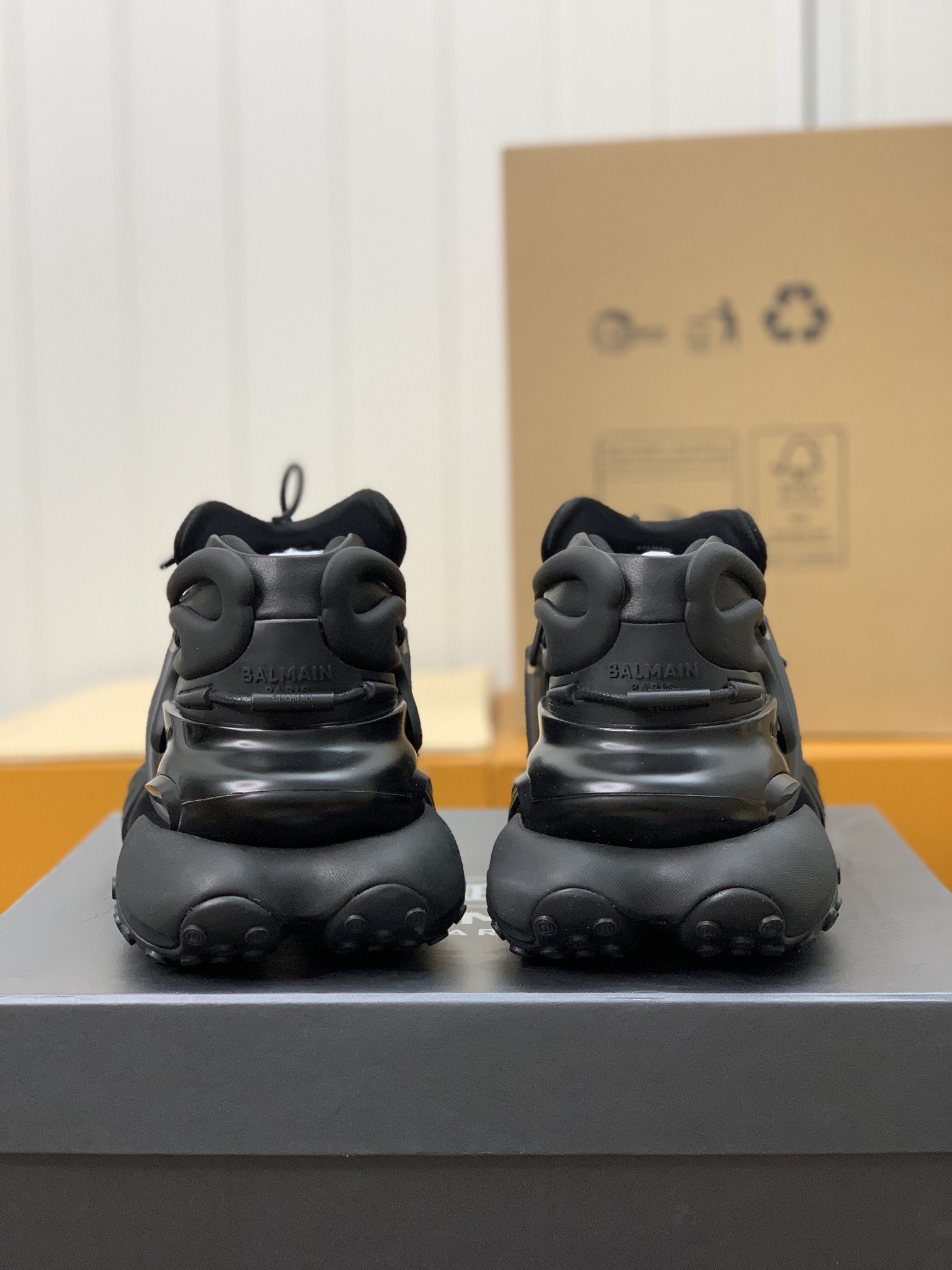 「#299」BALMAIN sneakers - Image 5