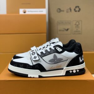 「#302」LOUIS VUITTON TRAINER Sneakers