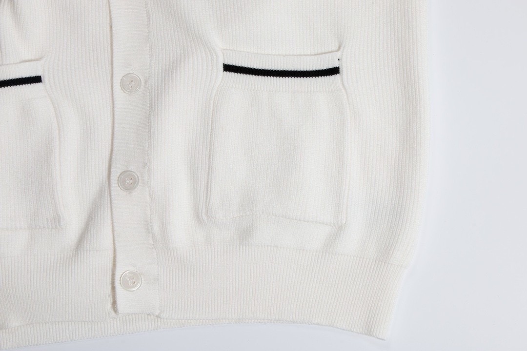 「#438」Gucci Vuitto FW23 Sweater - Image 4