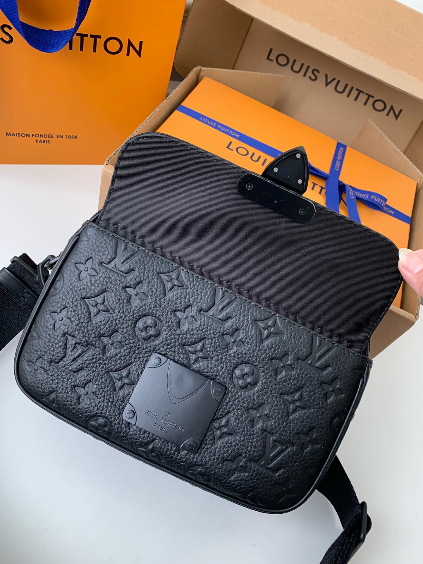 「#460」Lovis Vuitton S-Lock Messenger 22*18*8cm - Image 4