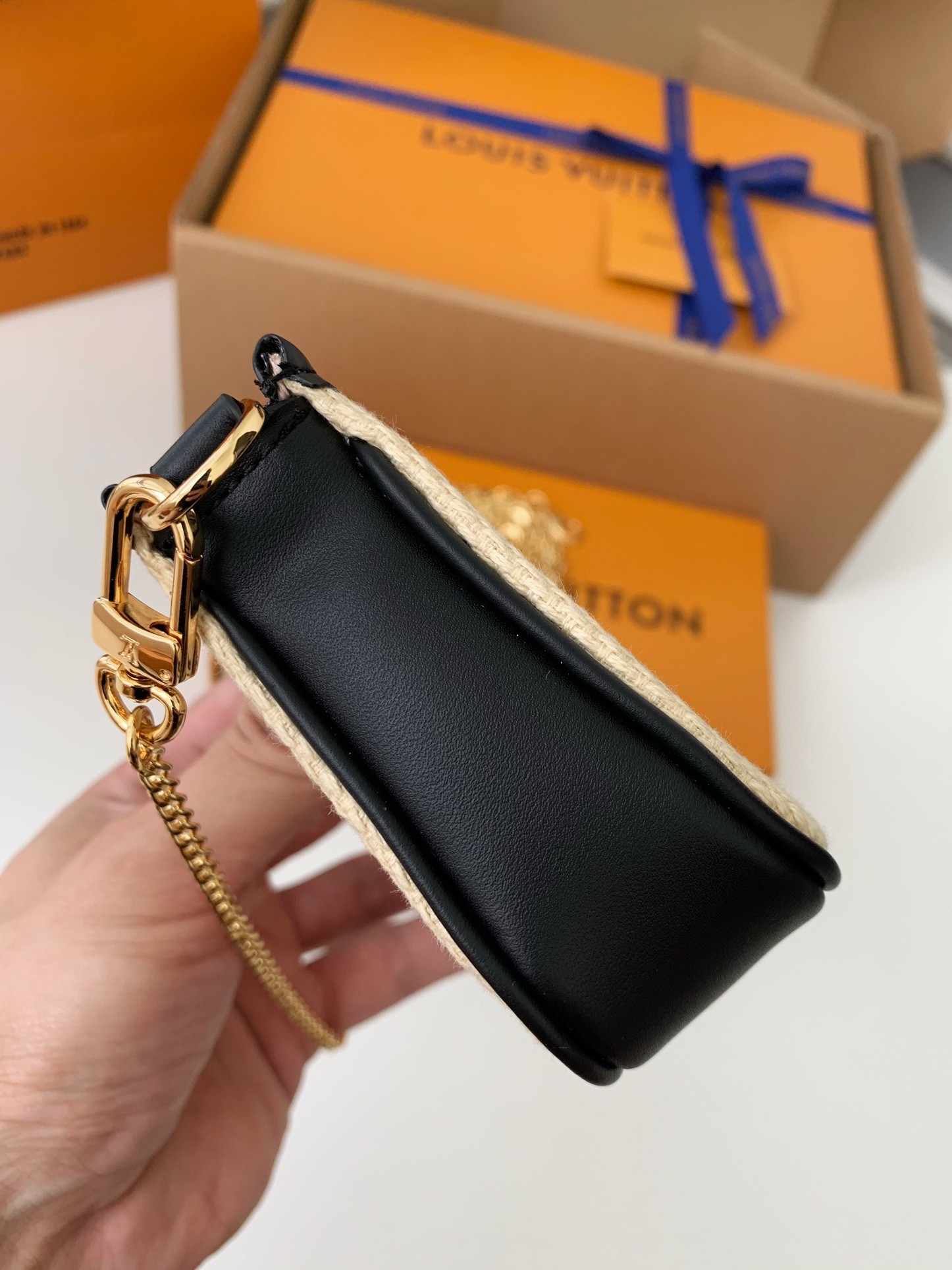 「#484」Lovis Vuitton MINI POCHETTE ACCESSOIRES 15.5*10.5*4cm - Image 3