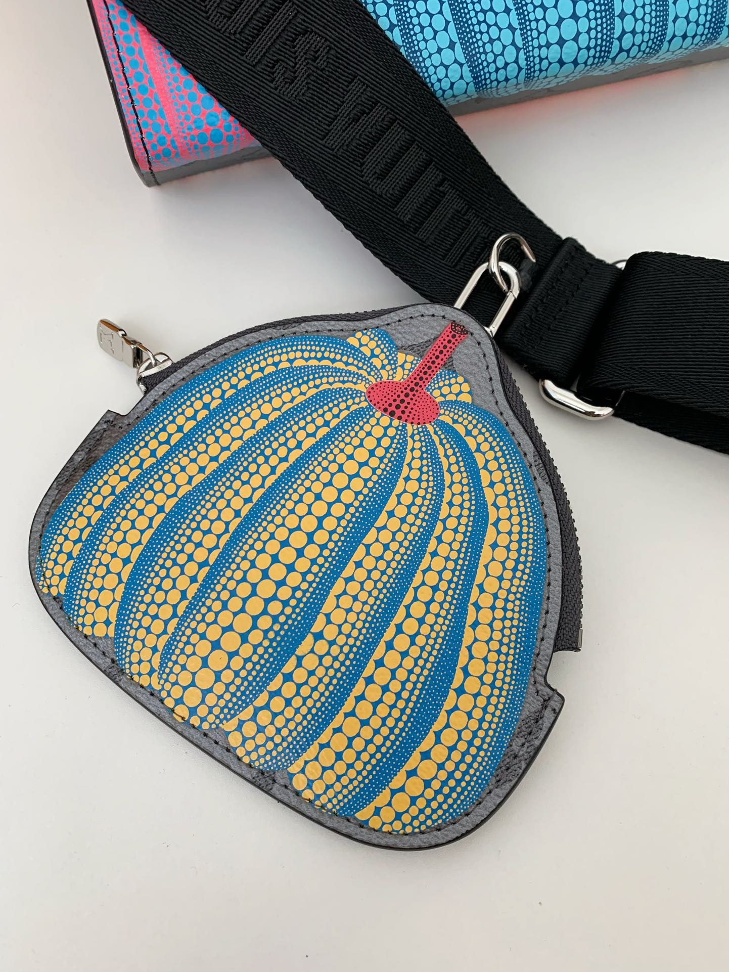 「#498」Lovis Vuitton × Yayoi Kusama GASTON 22*14.5*4.5cm - Image 5