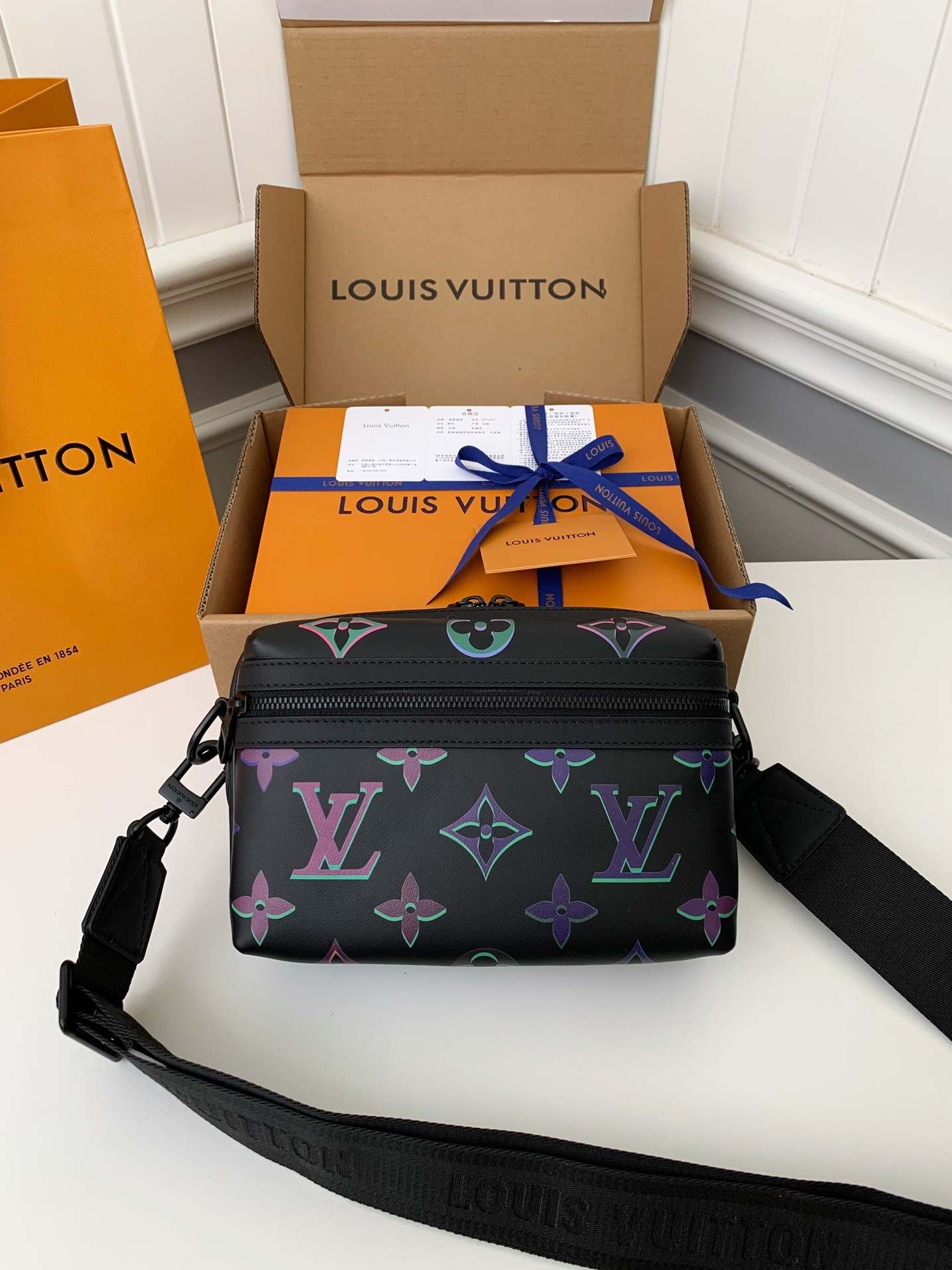 「#499」Lovis Vuitton COMET 21.5*14*7.5cm