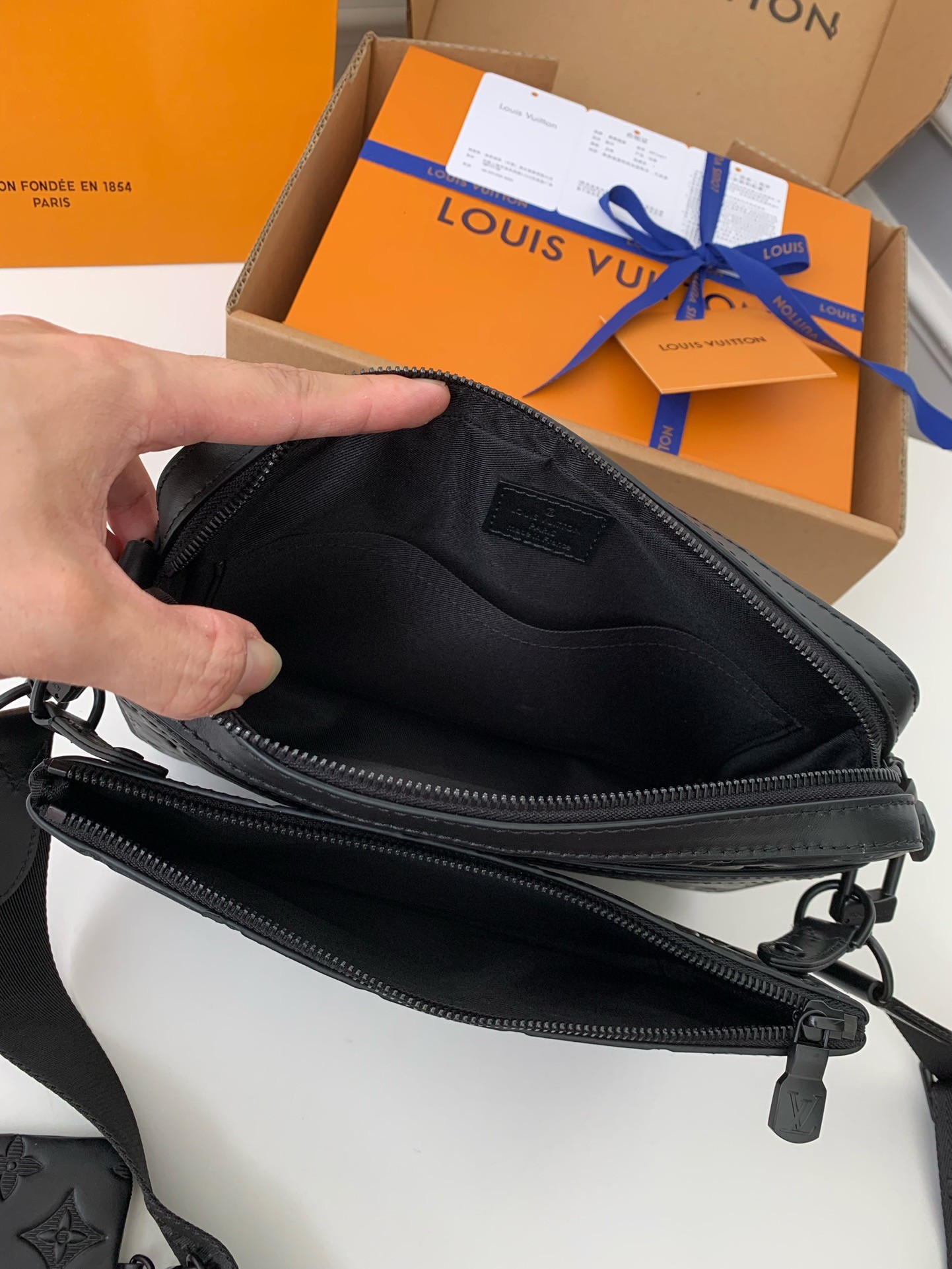 「#501」Lovis Vuitton TRIO 25*18.5*7cm - Image 4
