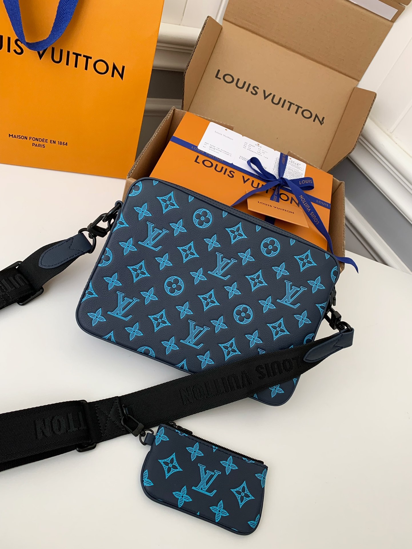 「#502」Lovis Vuitton TRIO 25*18.5*7cm - Image 2