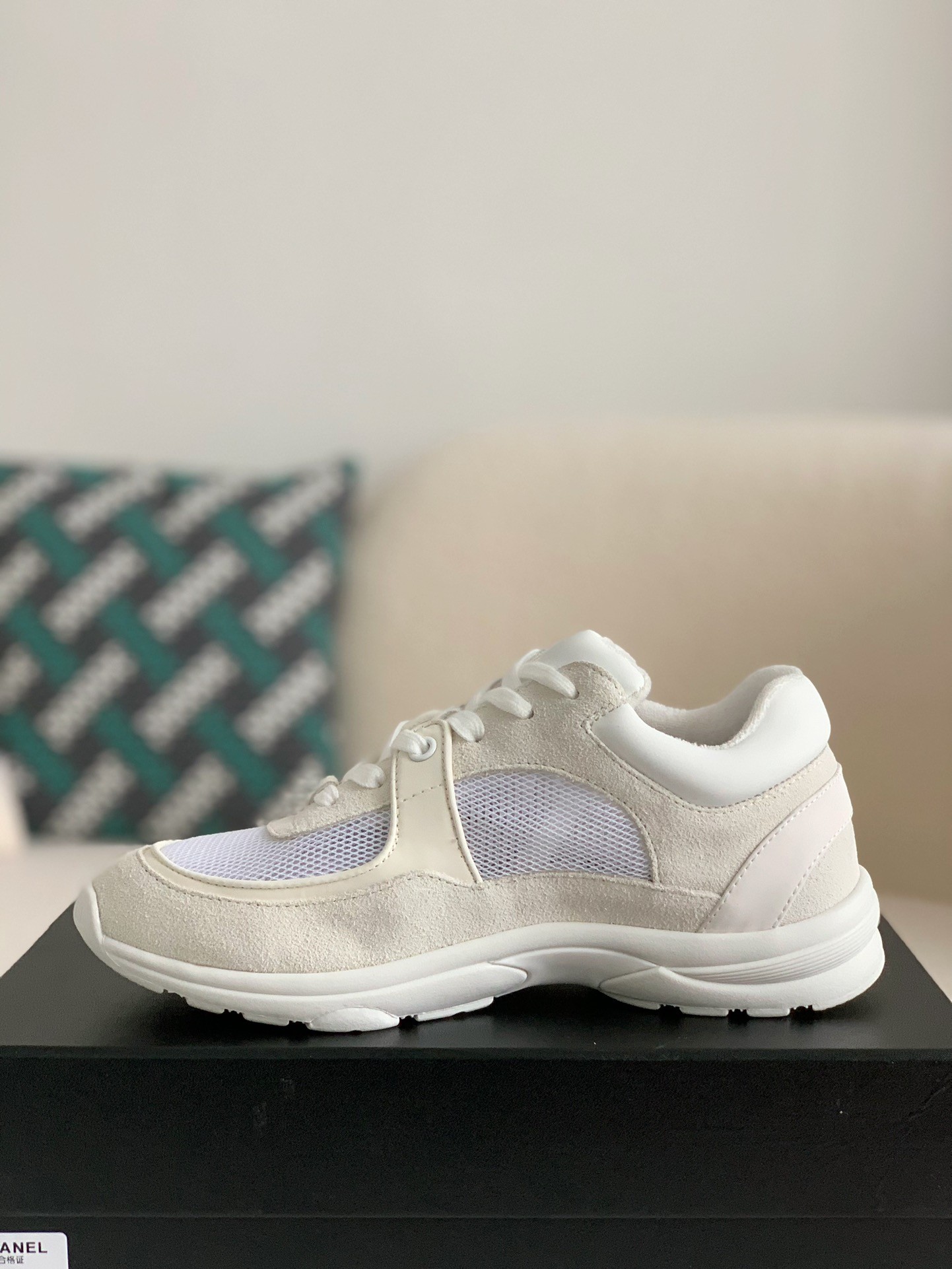 「#512」Chanel 23P Sneakers - Image 4