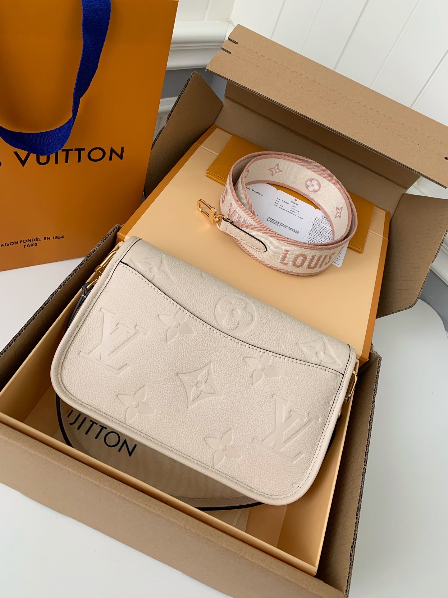 「#520」 Lovis Vuitton DIANE 23*16*8.5cm - Image 3
