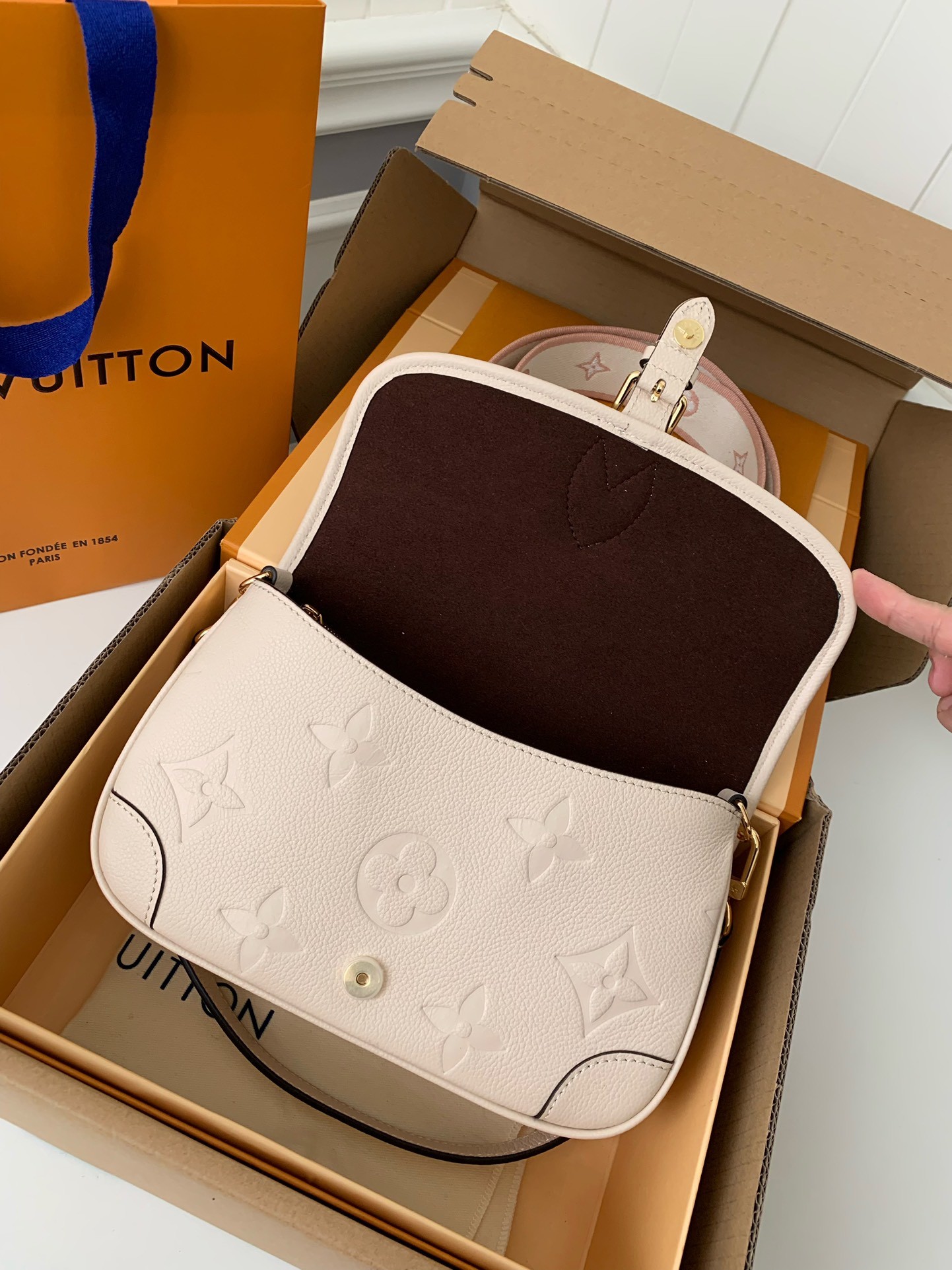 「#520」 Lovis Vuitton DIANE 23*16*8.5cm - Image 5