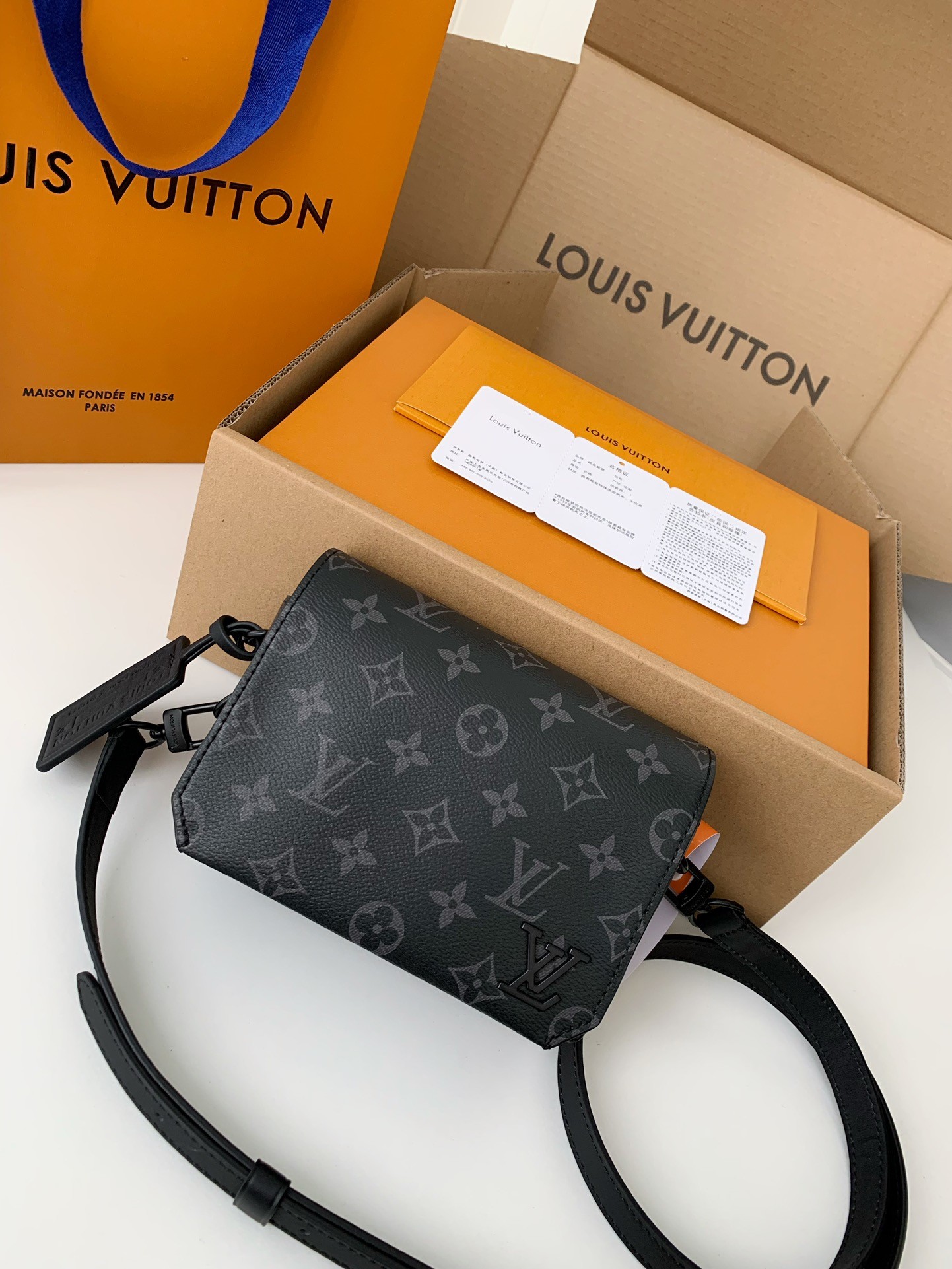 「#527」 Lovis Vuitton FLAP 17.3*12*7cm - Image 2