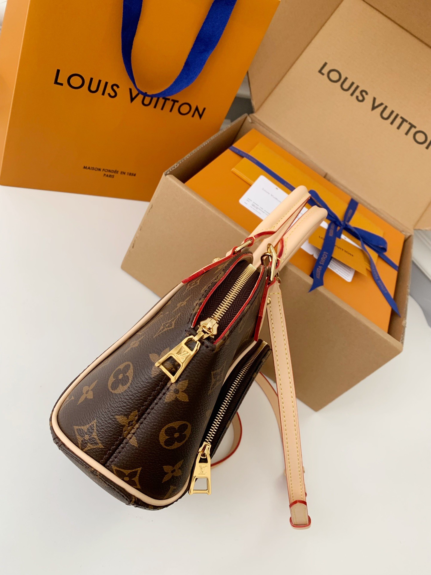 「#529」 Lovis Vuitton ELLIPSE 28*21*8cm - Image 4