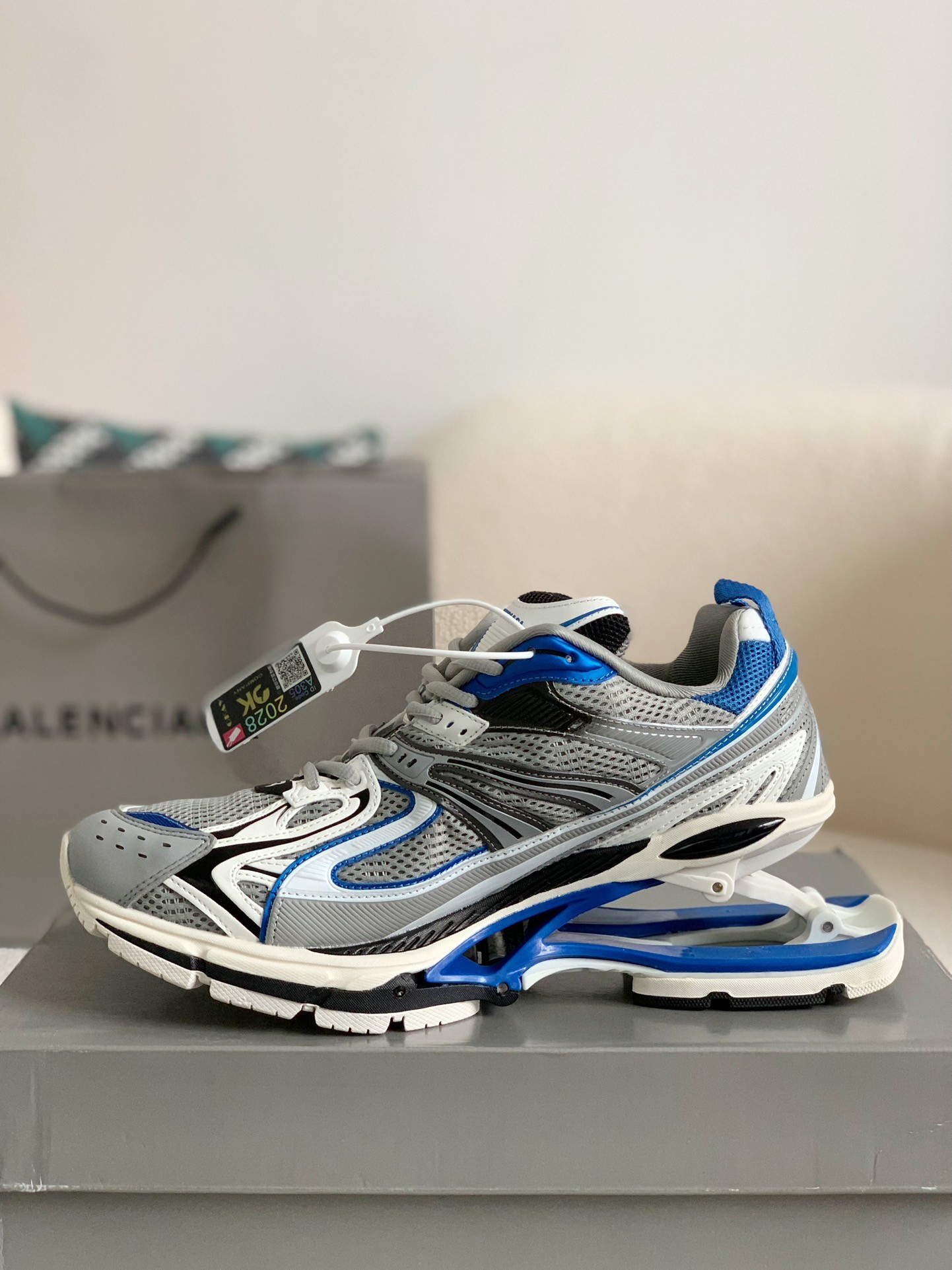 「#537」Balenciaga X-Pander Men's Floating Sneakers - Image 4
