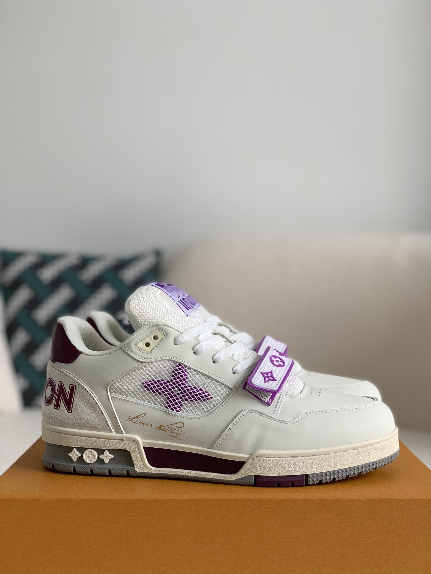「#548」Louis Vuitton Trainer - Image 2