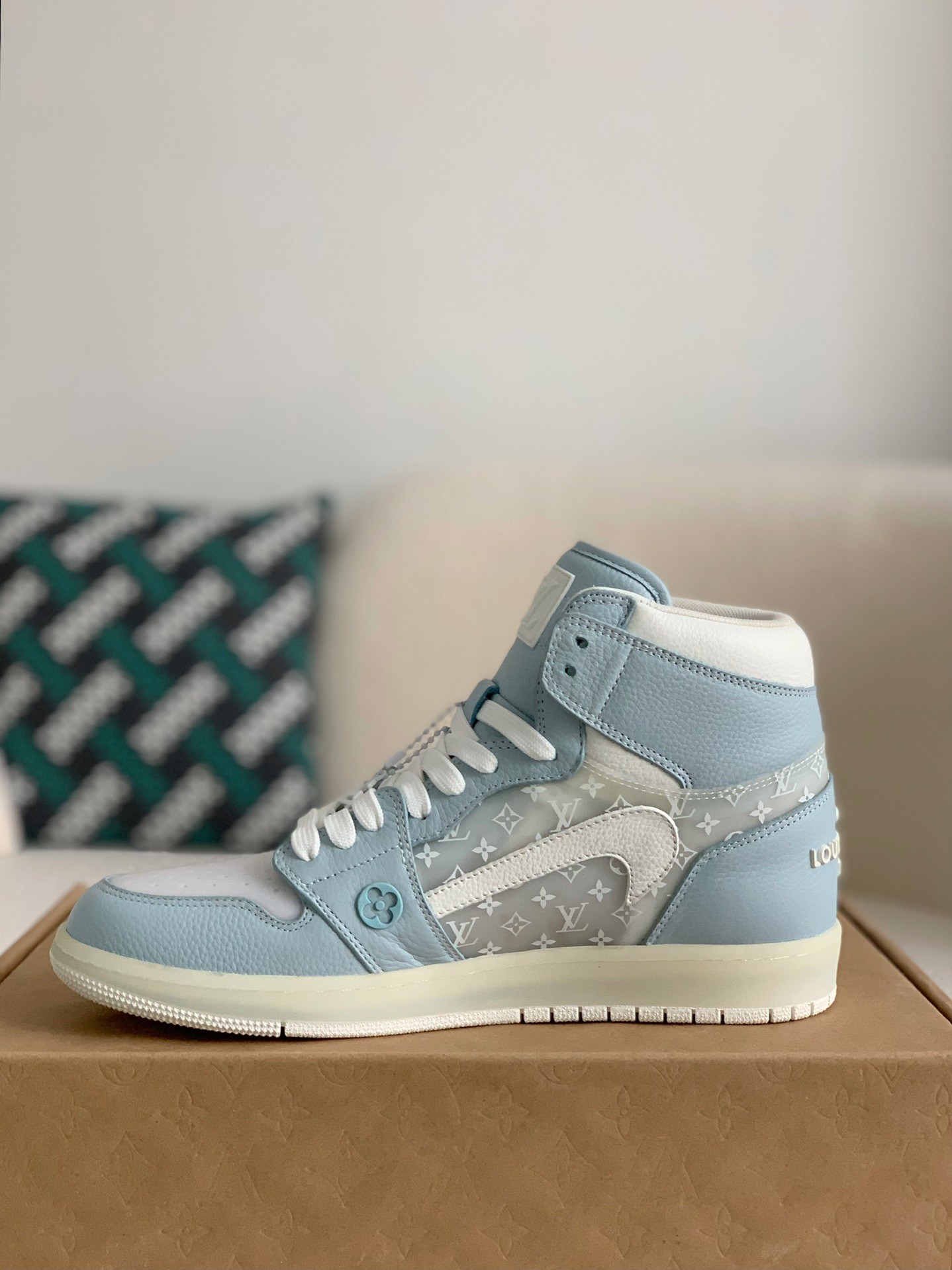 「#551」Louis Vuitton Jordan1 sneaker - Image 3