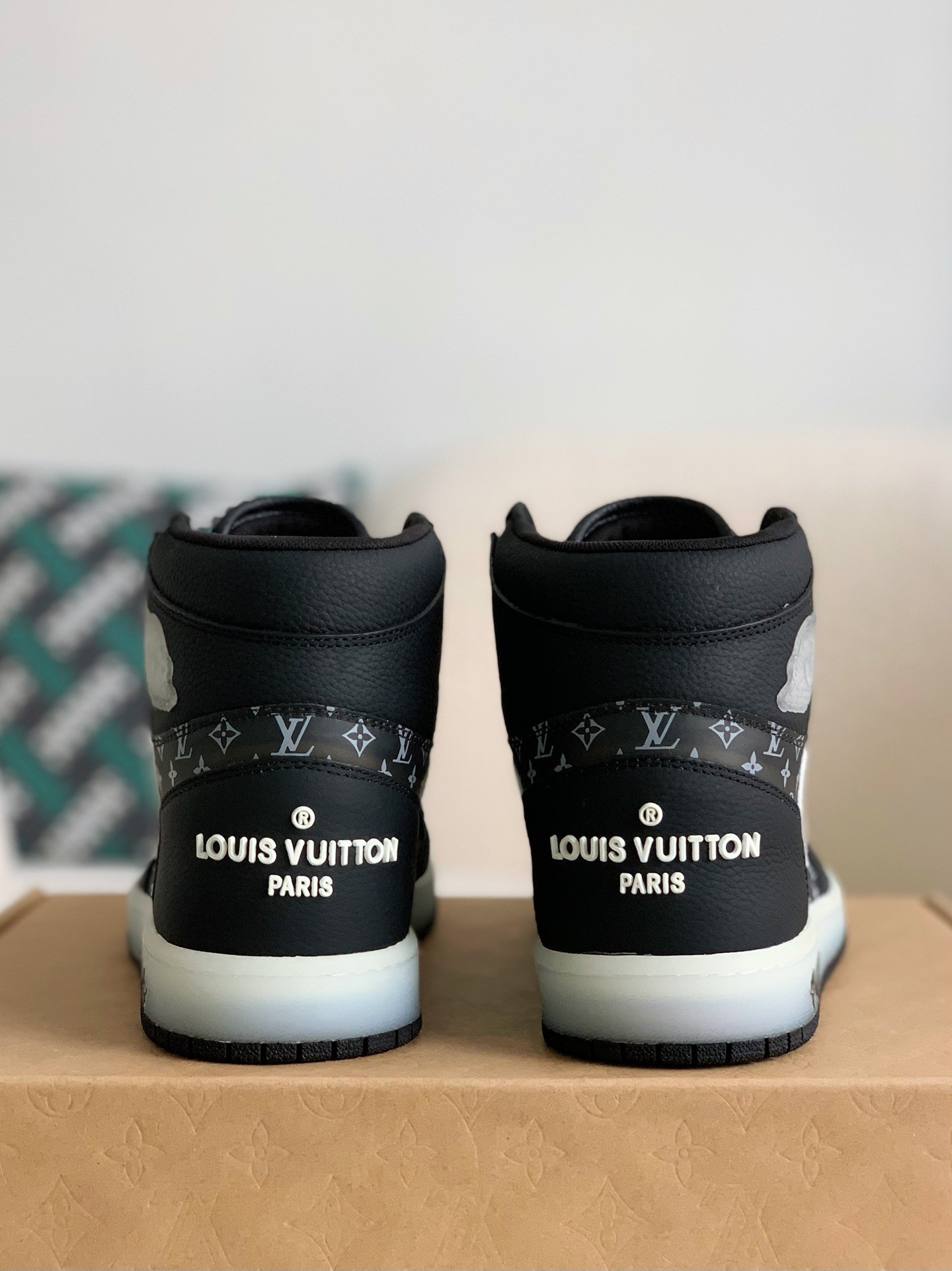 「#552」Louis Vuitton Jordan1 sneaker - Image 5