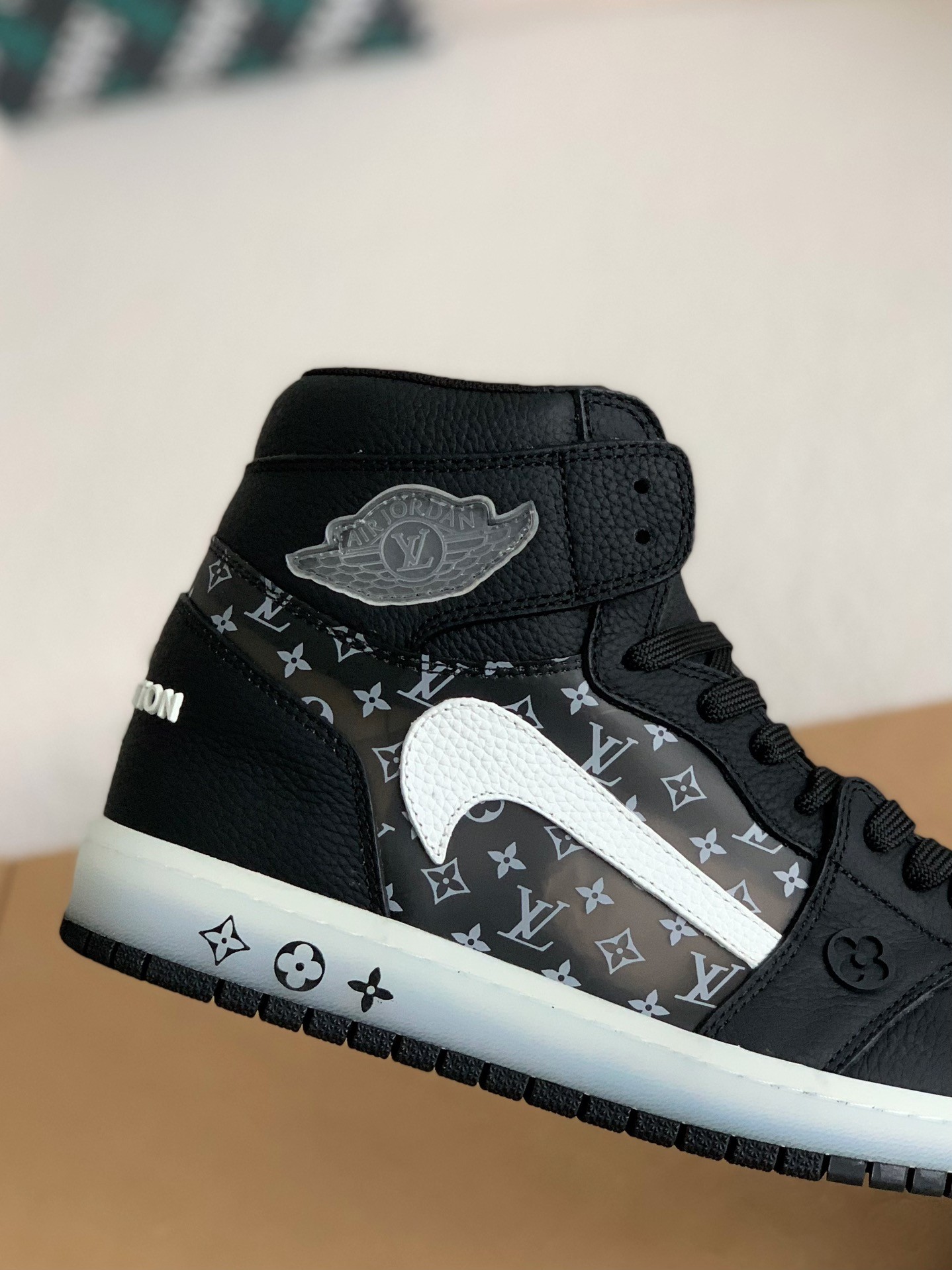 「#552」Louis Vuitton Jordan1 sneaker - Image 4