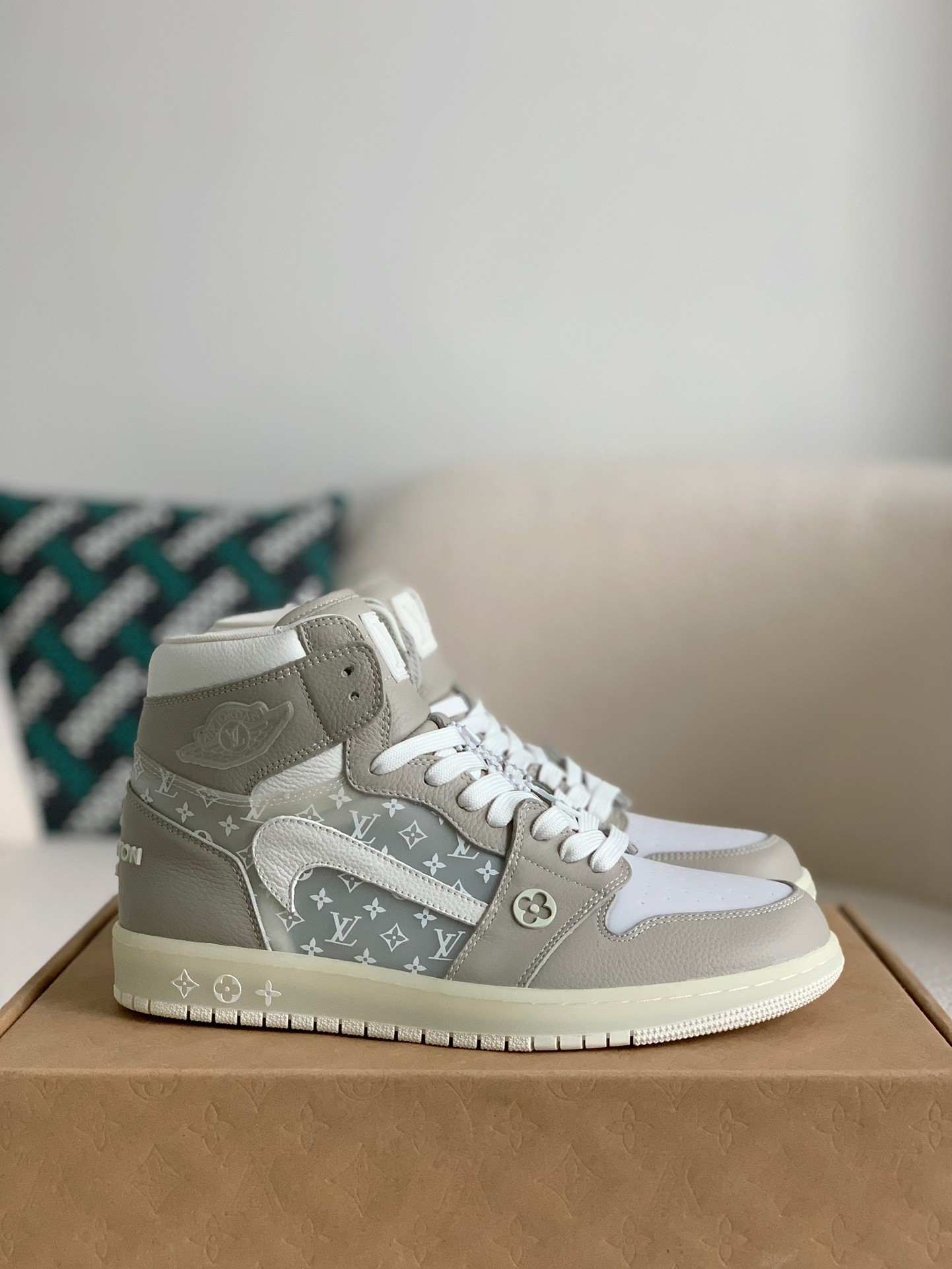 「#553」Louis Vuitton Jordan1 sneaker - Image 2
