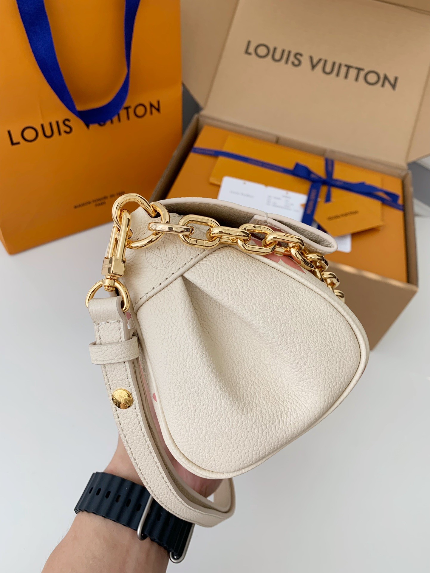 「#557」 Lovis Vuitton FAVORITE 24*14*9cm - Image 3