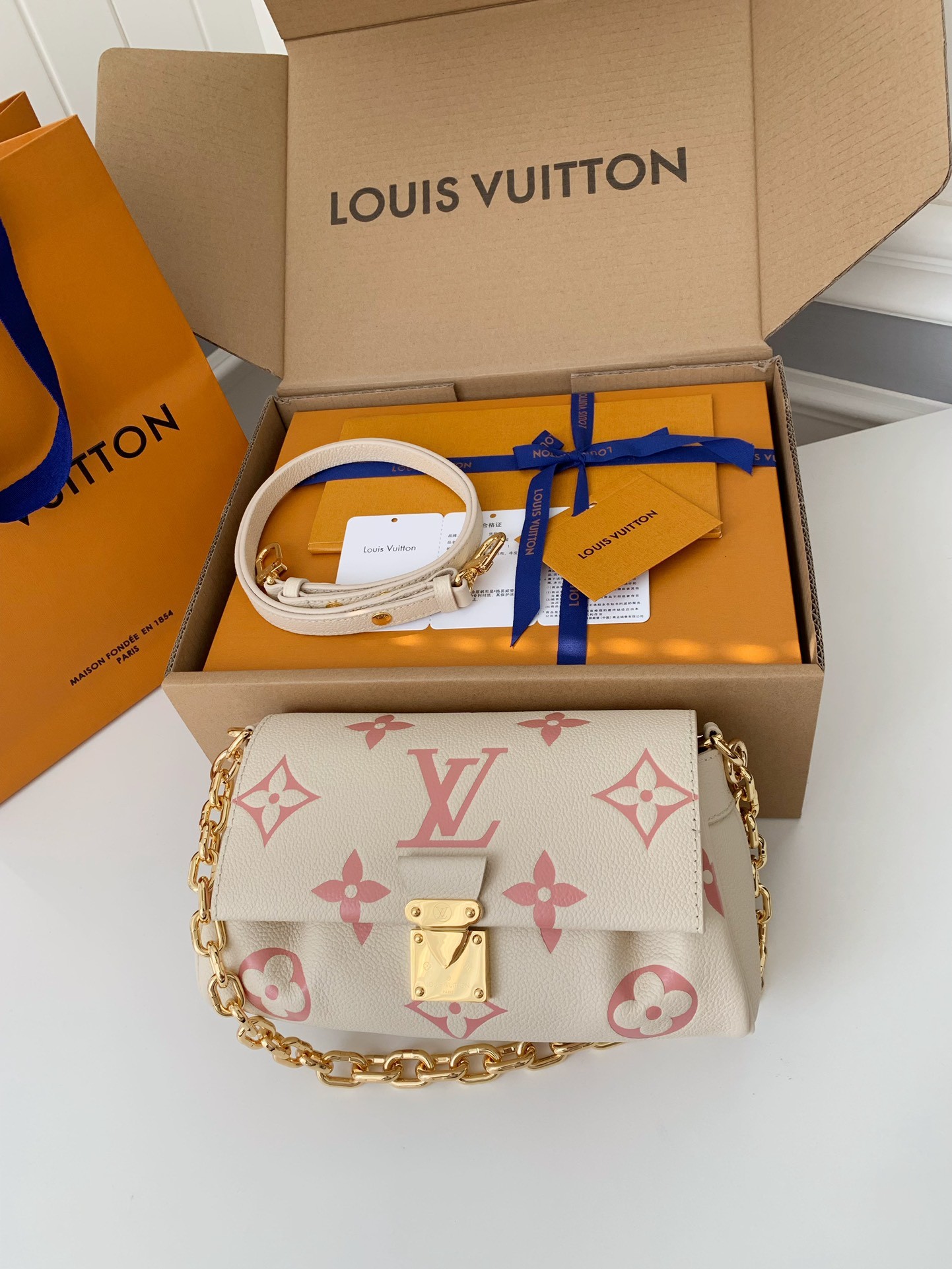 「#557」 Lovis Vuitton FAVORITE 24*14*9cm - Image 2