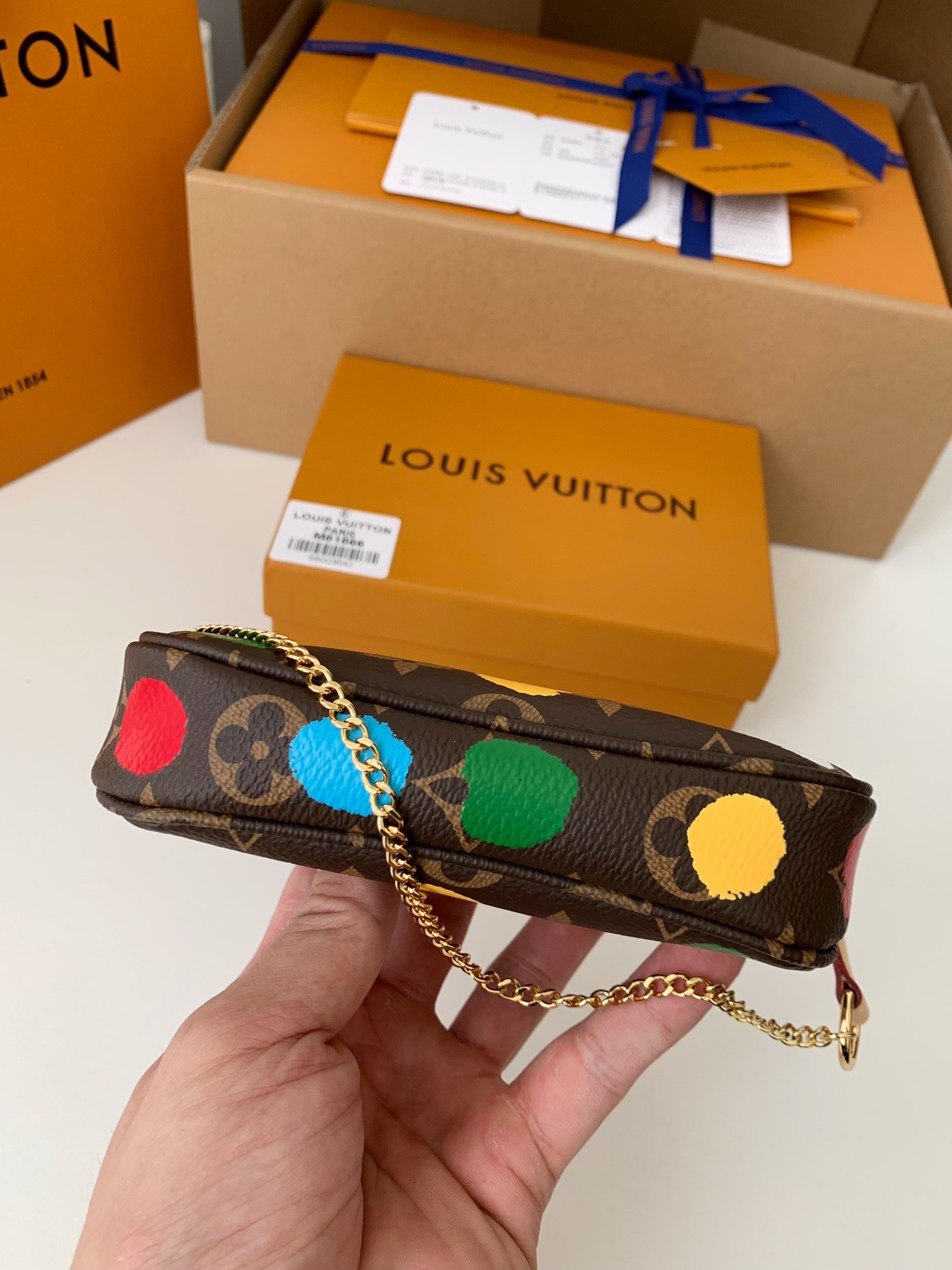 「#560」LV x YK MINI POCHETTE ACCESSOIRES 15.5*10.5*4cm - Image 4