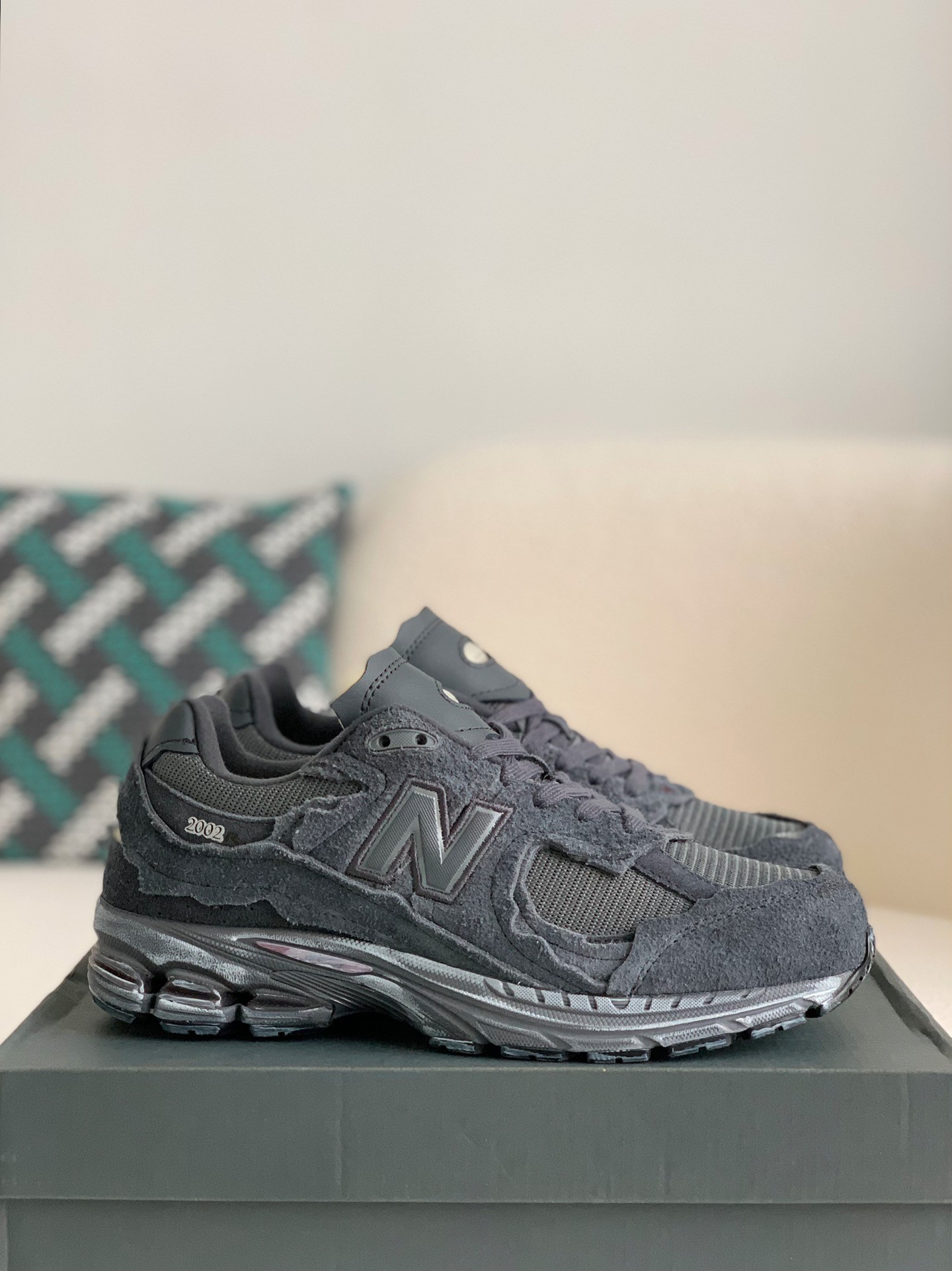 「#563」New Balance NB 2002R "refined future" - Image 2