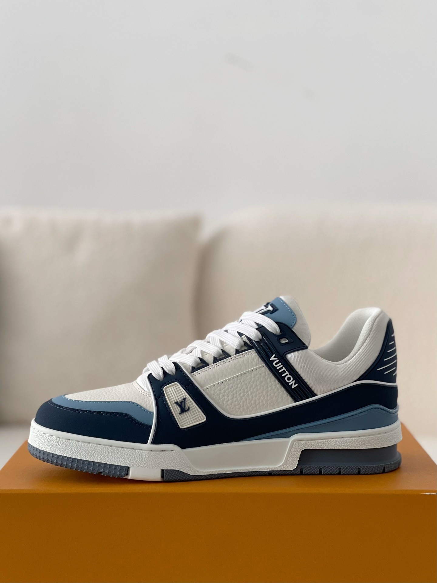 「#569」LOUIS VUITTON TRAINER Sneakers - Image 4