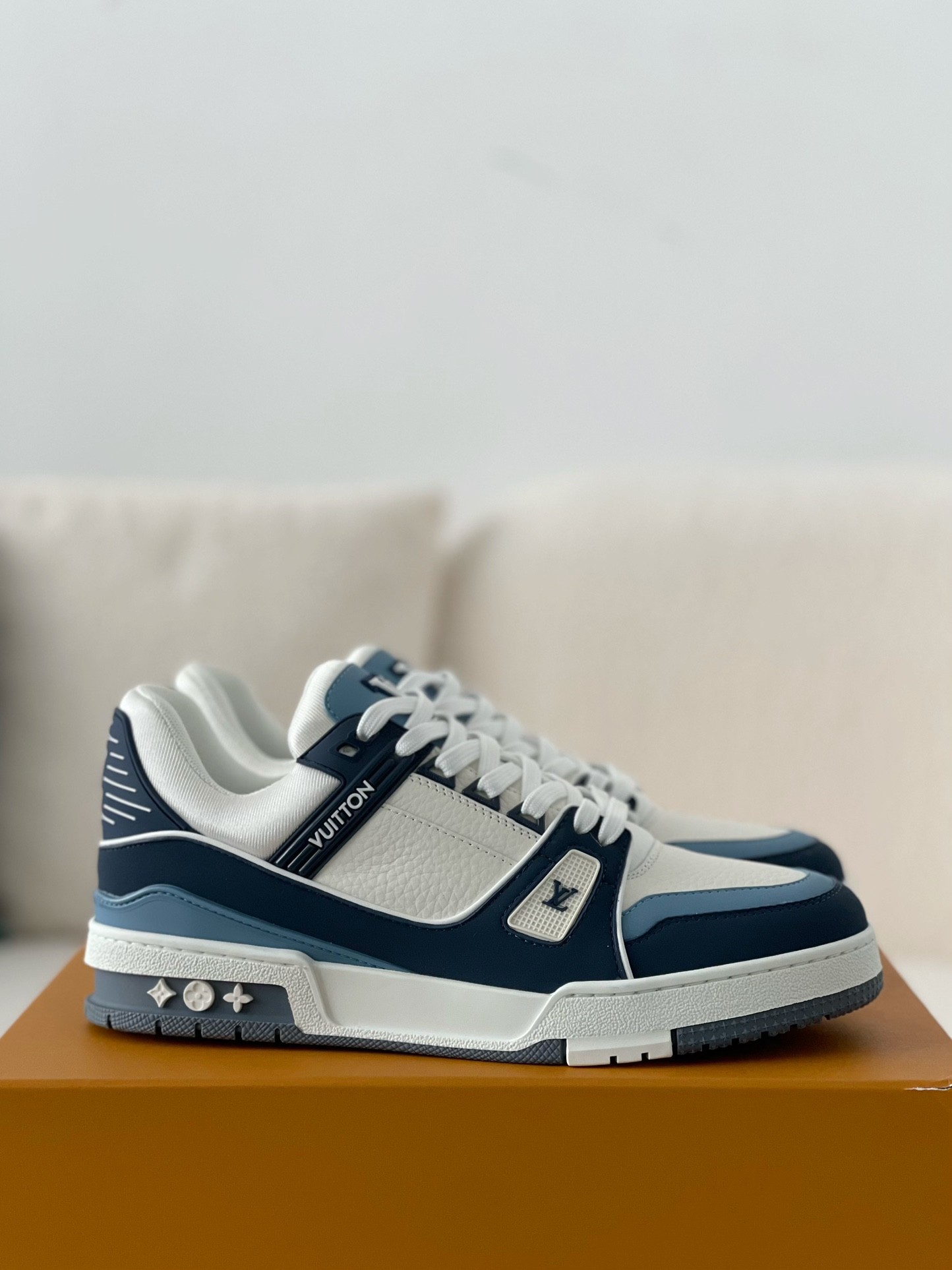 「#569」LOUIS VUITTON TRAINER Sneakers - Image 2