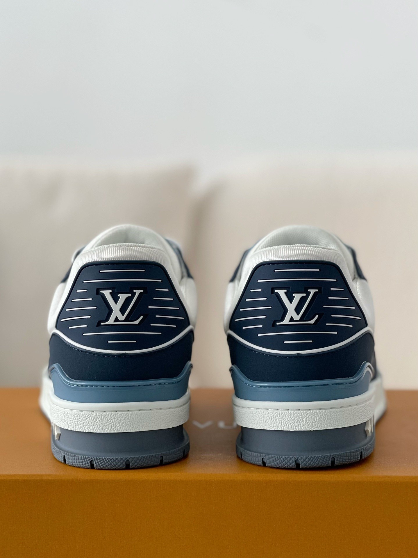「#569」LOUIS VUITTON TRAINER Sneakers - Image 5