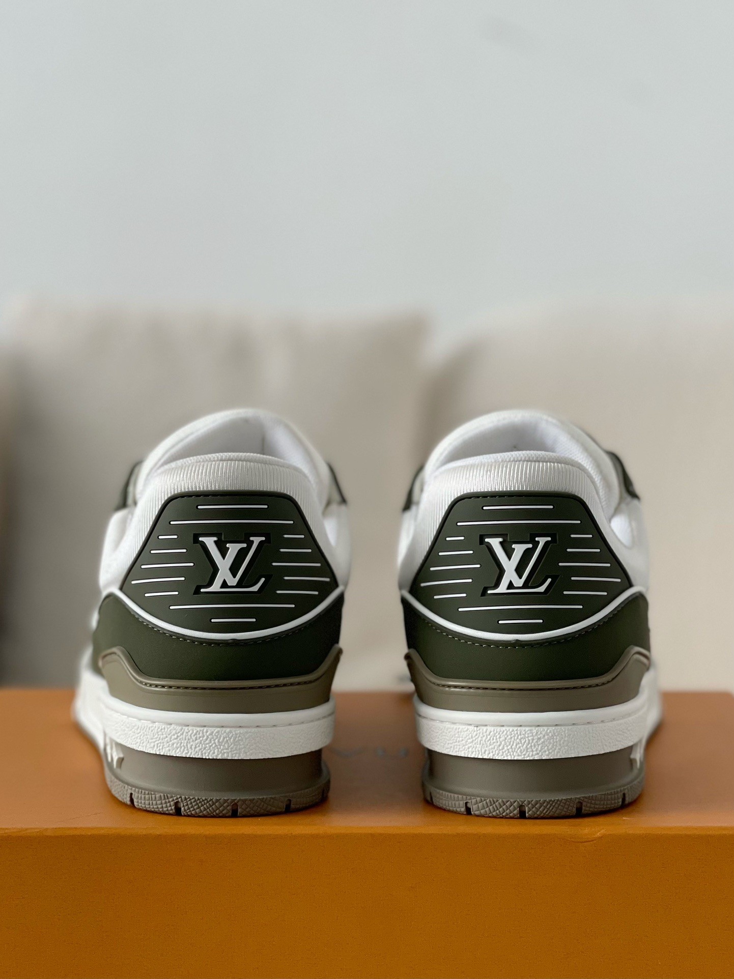 「#572」LOUIS VUITTON TRAINER Sneakers - Image 5