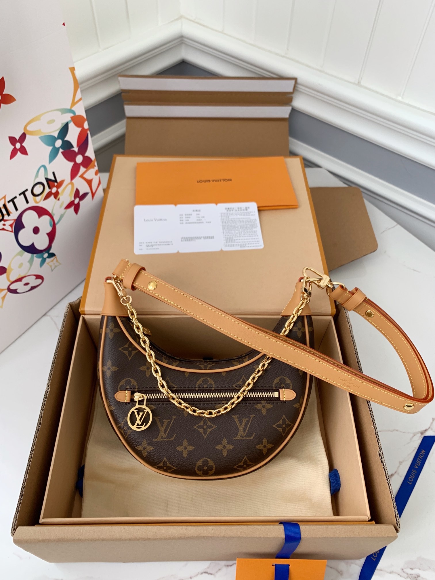 「#577」LOUIS VUITTON Loop M81098 23*13*6cm