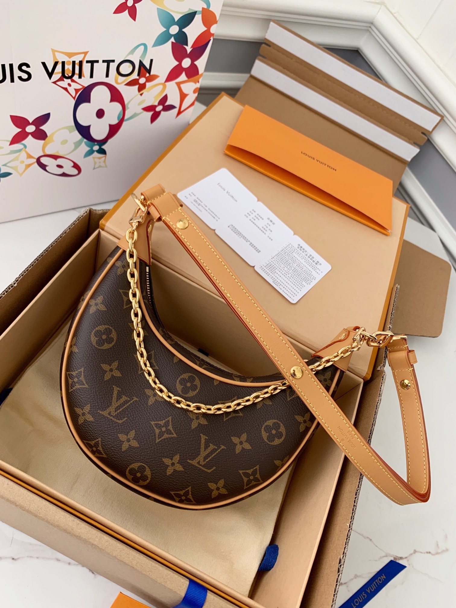 「#577」LOUIS VUITTON Loop M81098 23*13*6cm - Image 2
