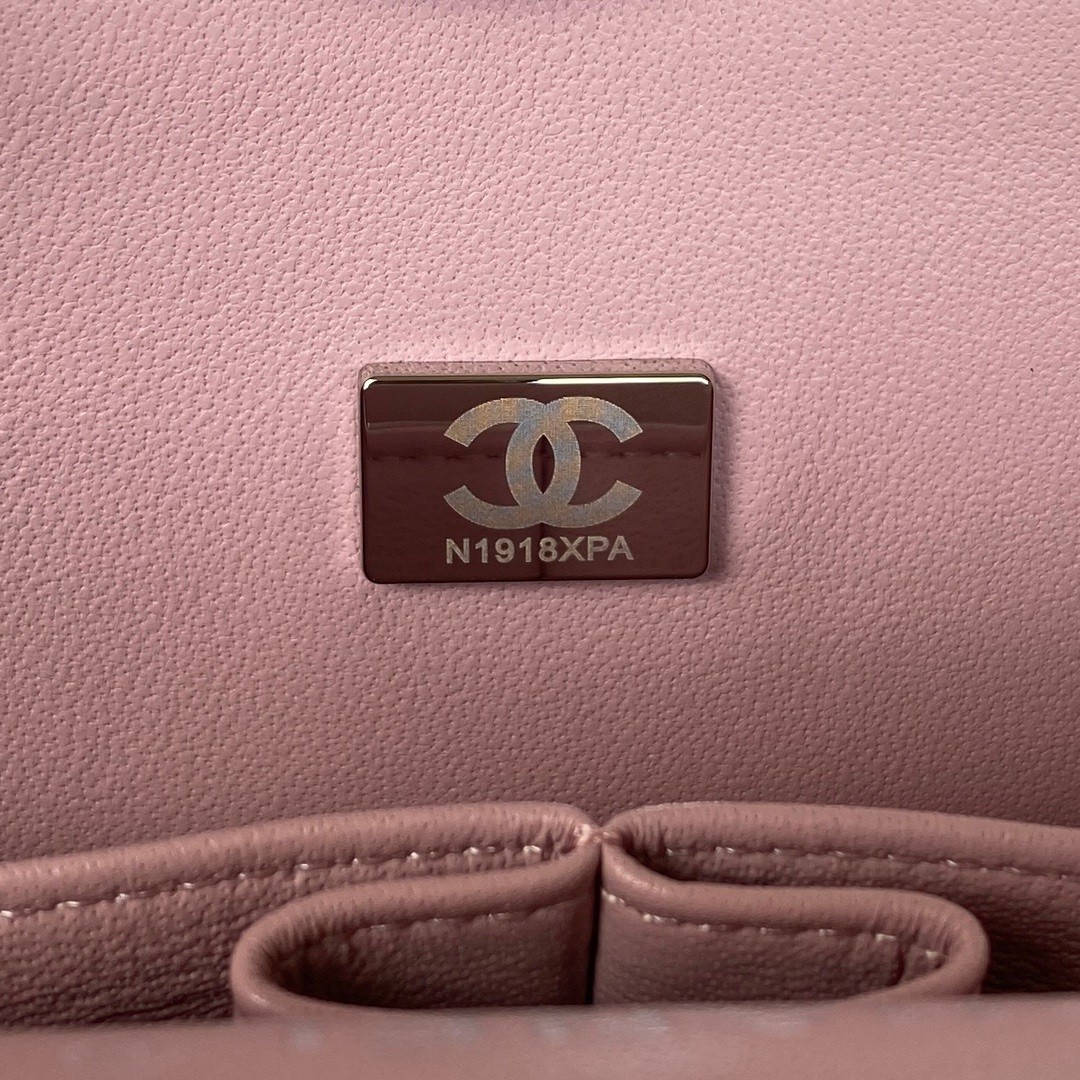 「#647」 Chane1 Classic Flap Bag Size: 15.5x25.5x6.5cm - Image 5